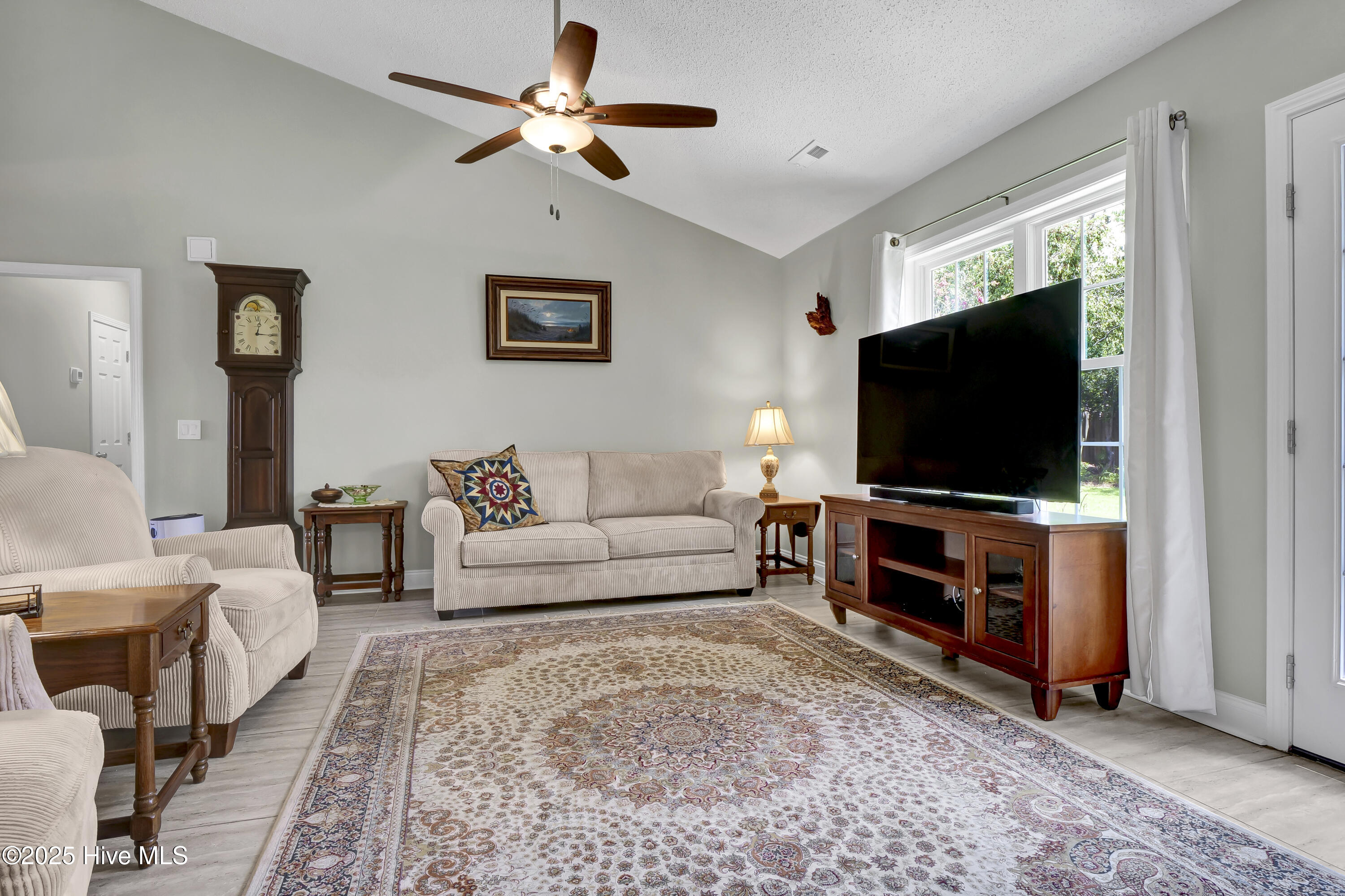 100521684 | Photo 10