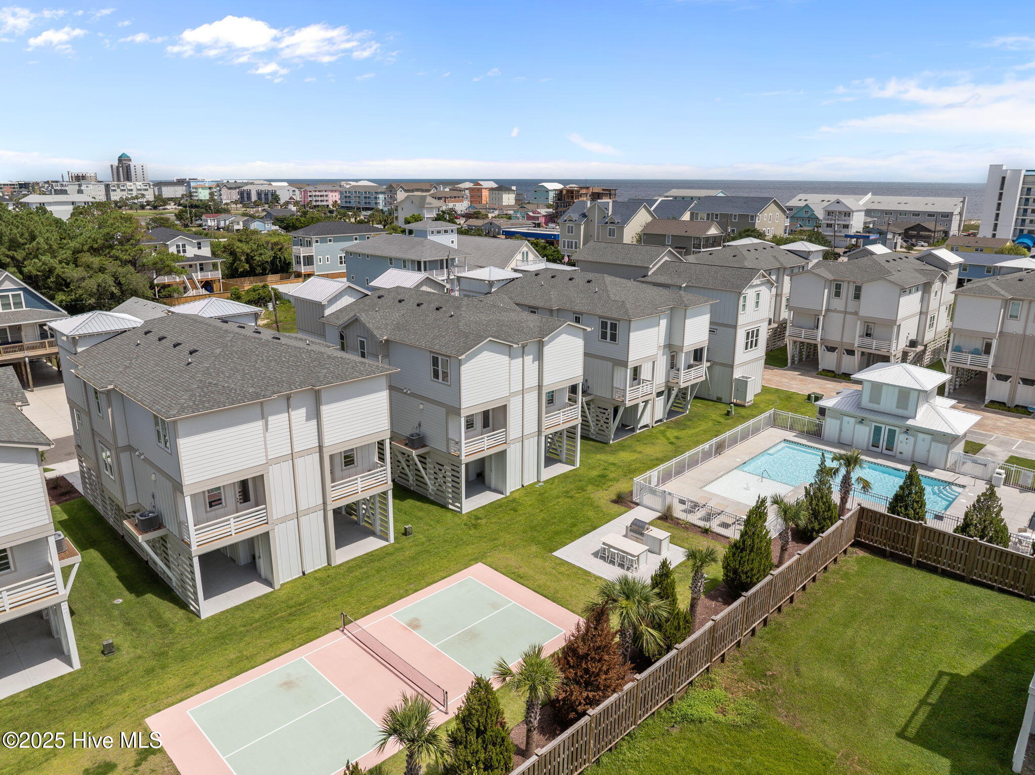 100537878 | Photo 54