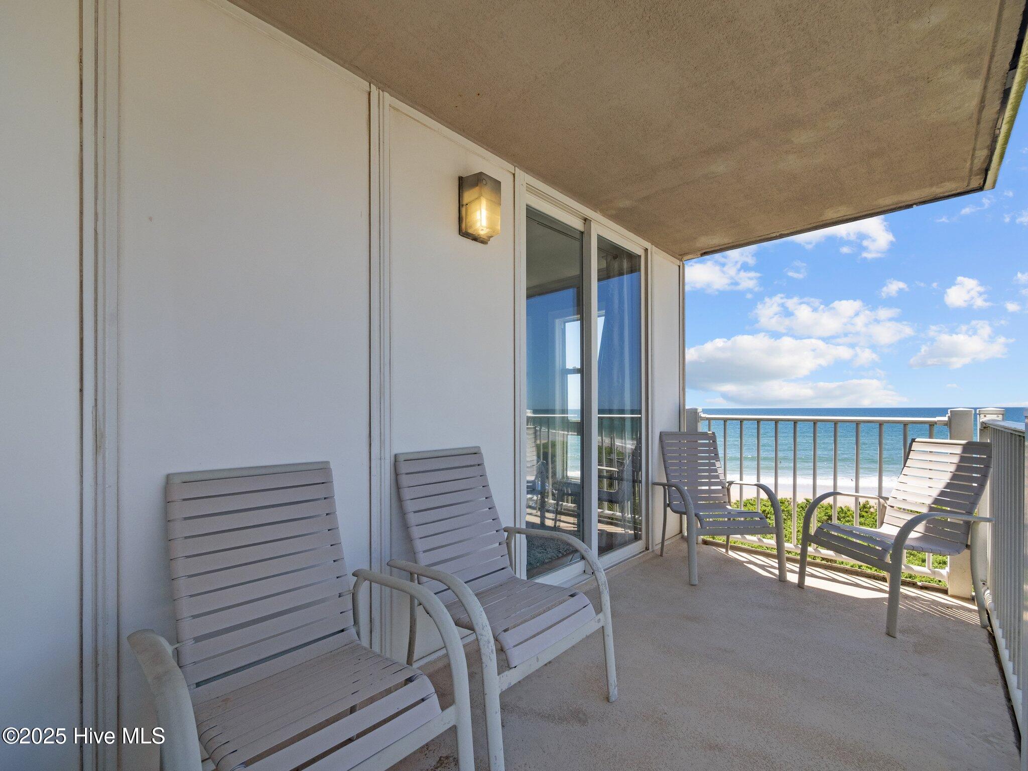 100525315 | Photo 43