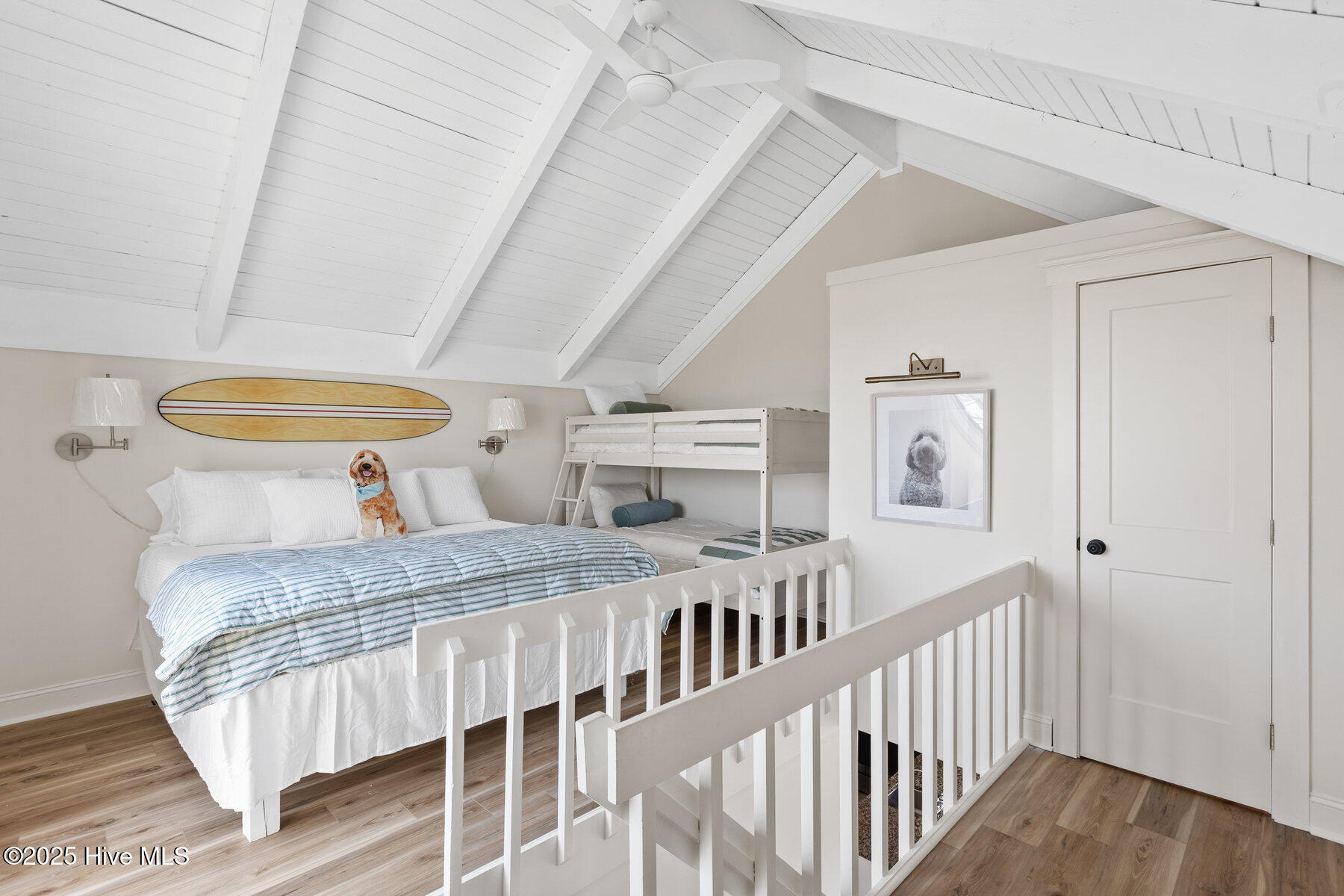 100540785 | Photo 33