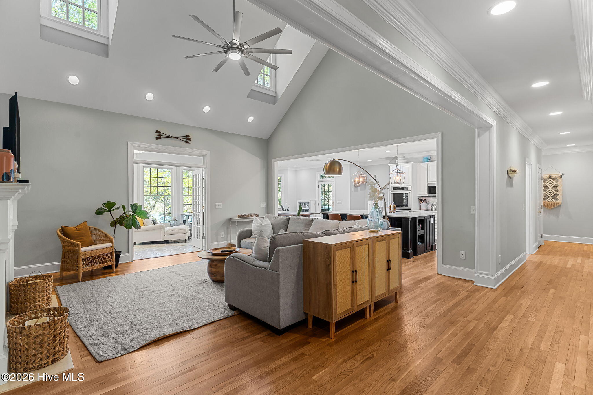 100556874 | Photo 18