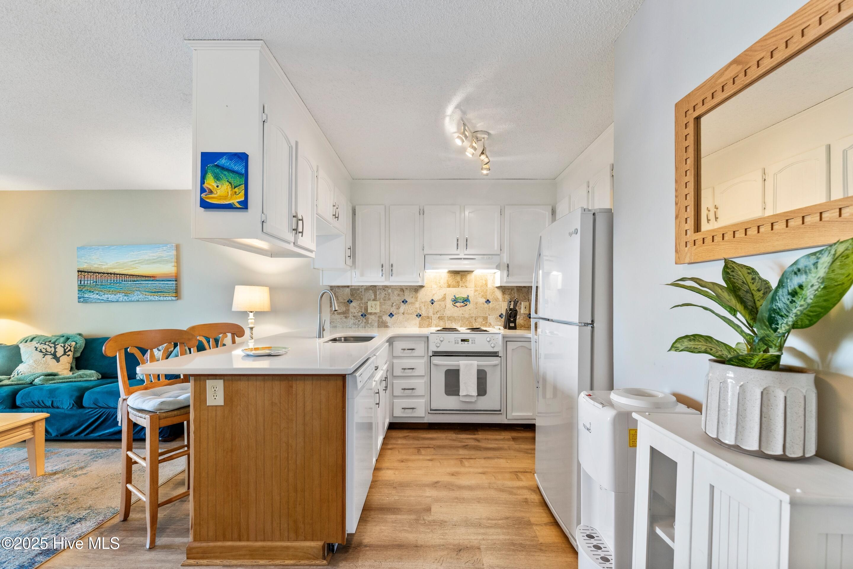 100541079 | Photo 14