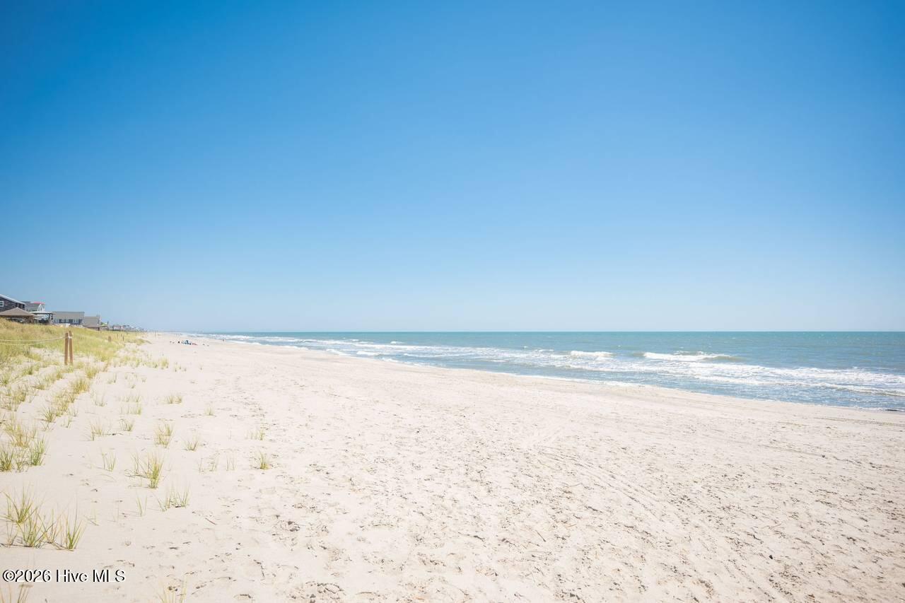 100560212 | Photo 49