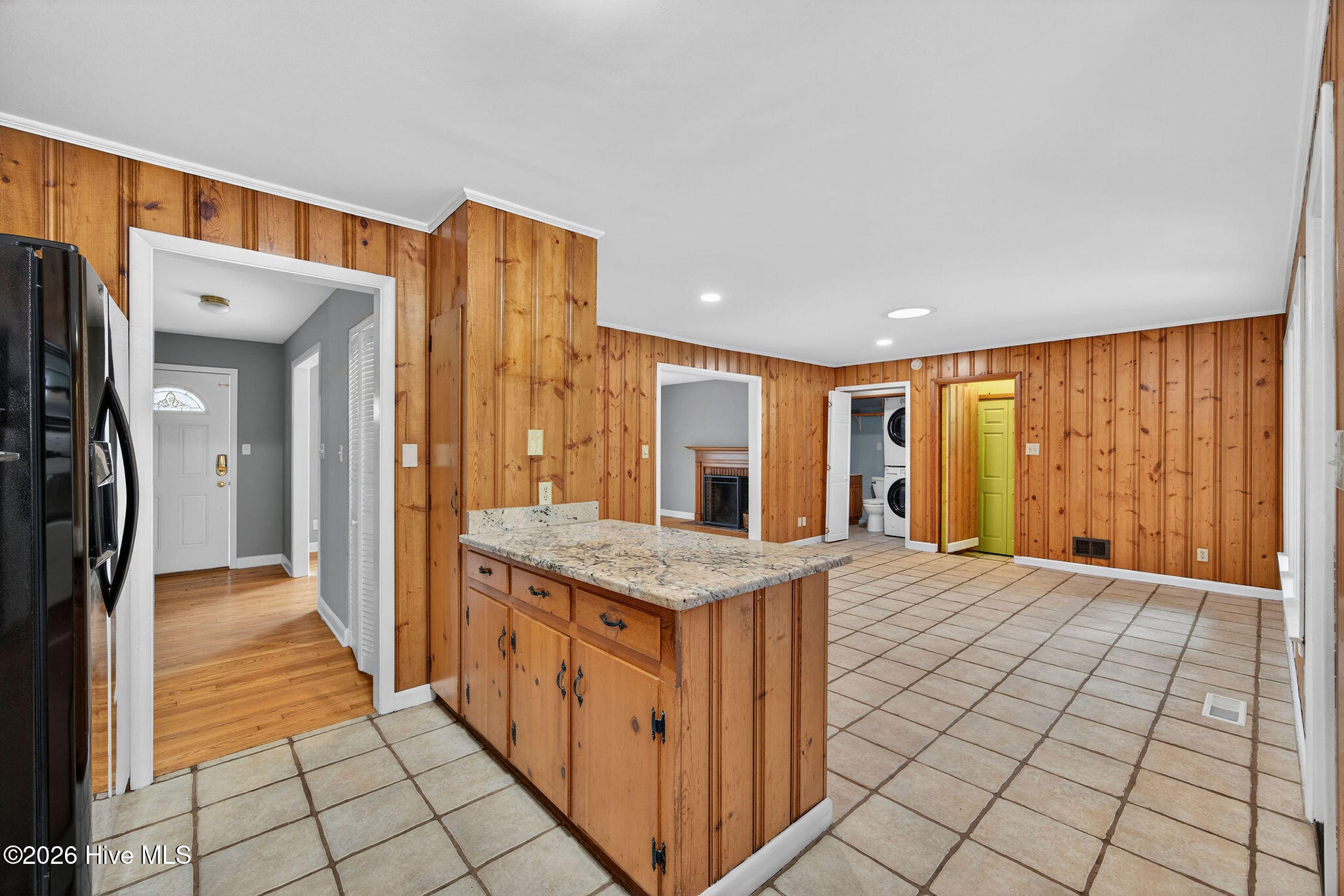 100557140 | Photo 12