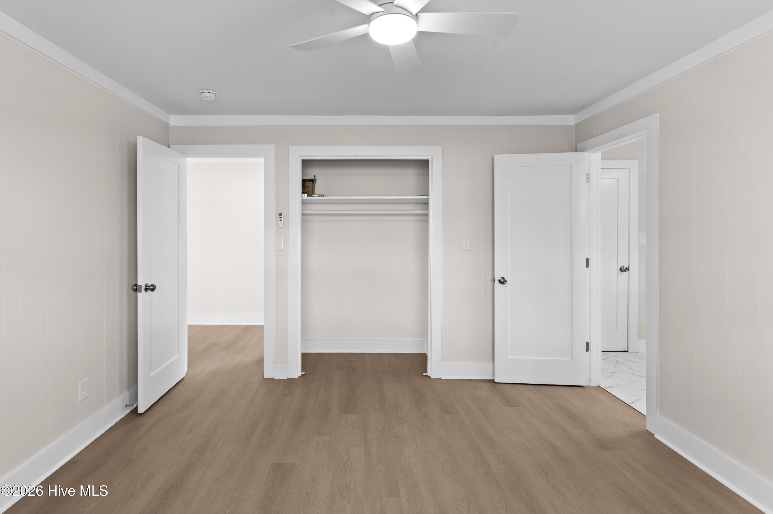 100561739 | Photo 28