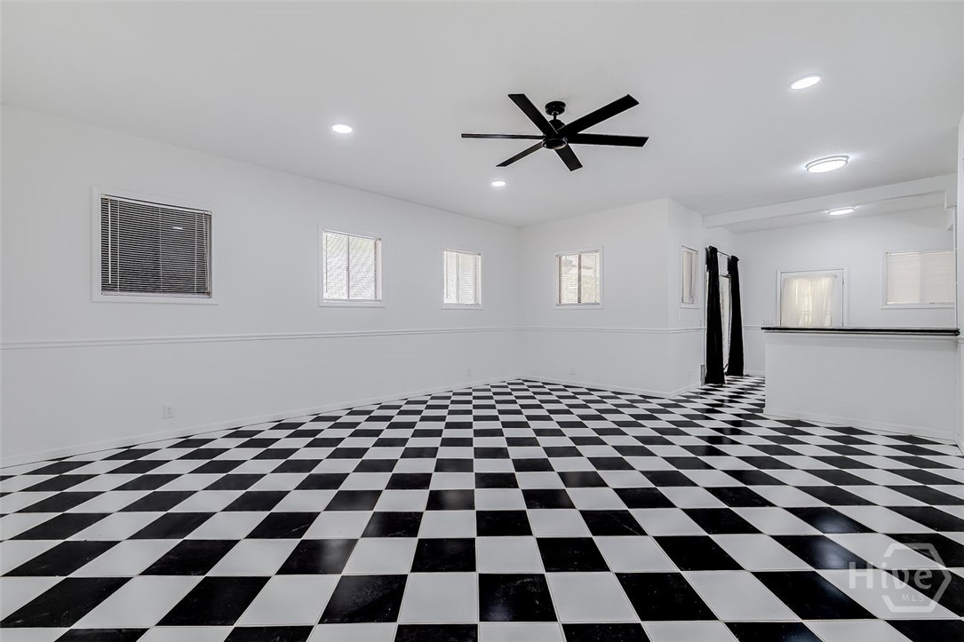 440 Pecan entertainment room