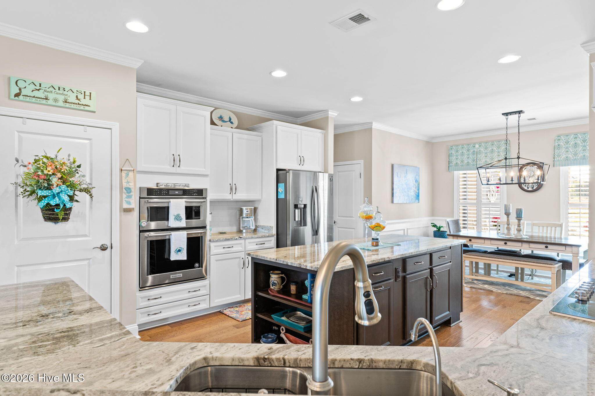 100560467 | Photo 11