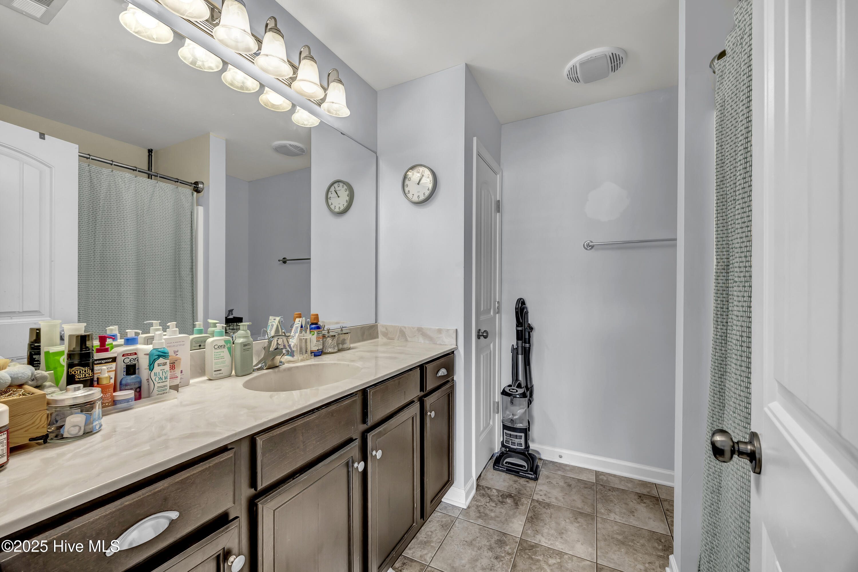 100525009 | Photo 17