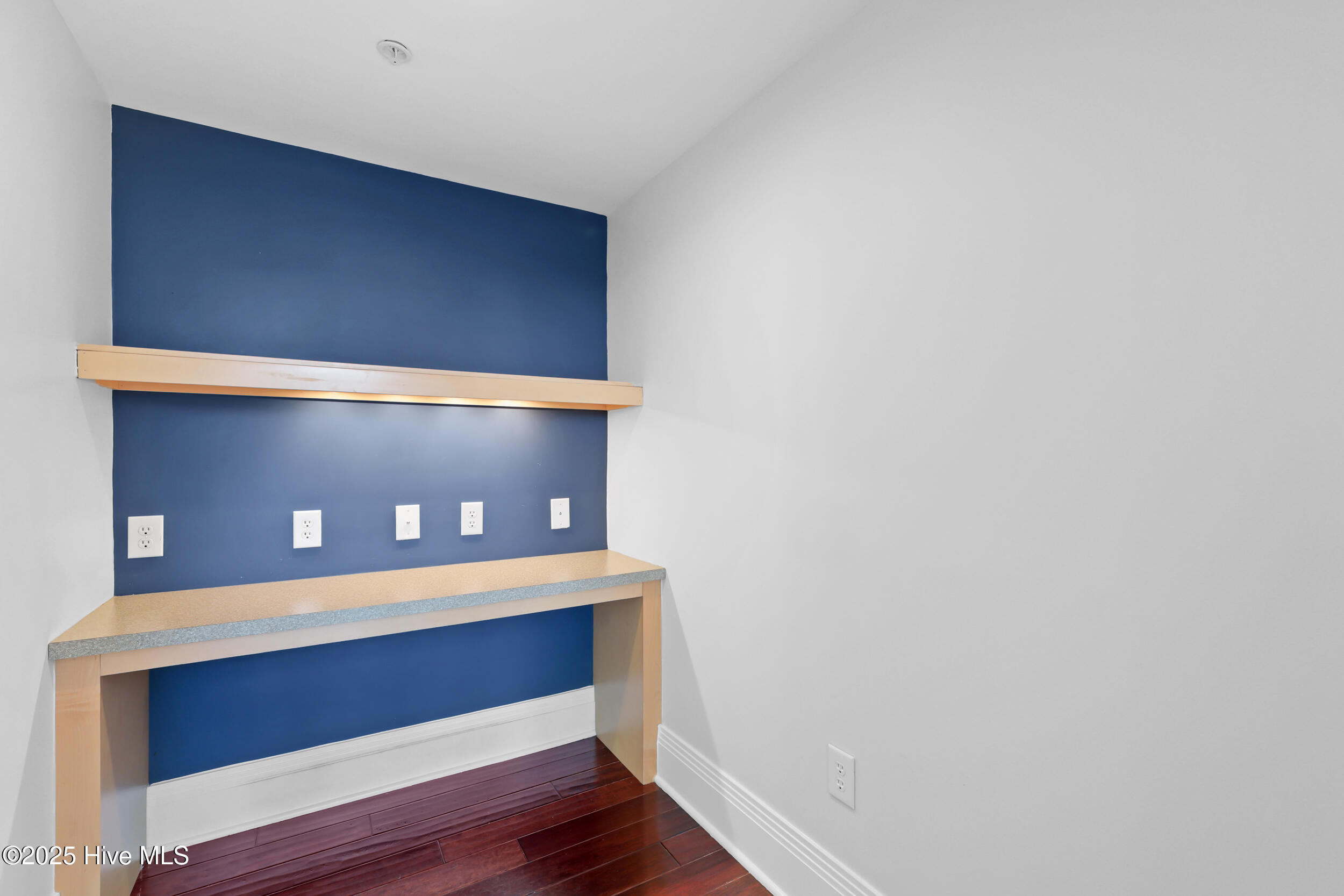 100523364 | Photo 22