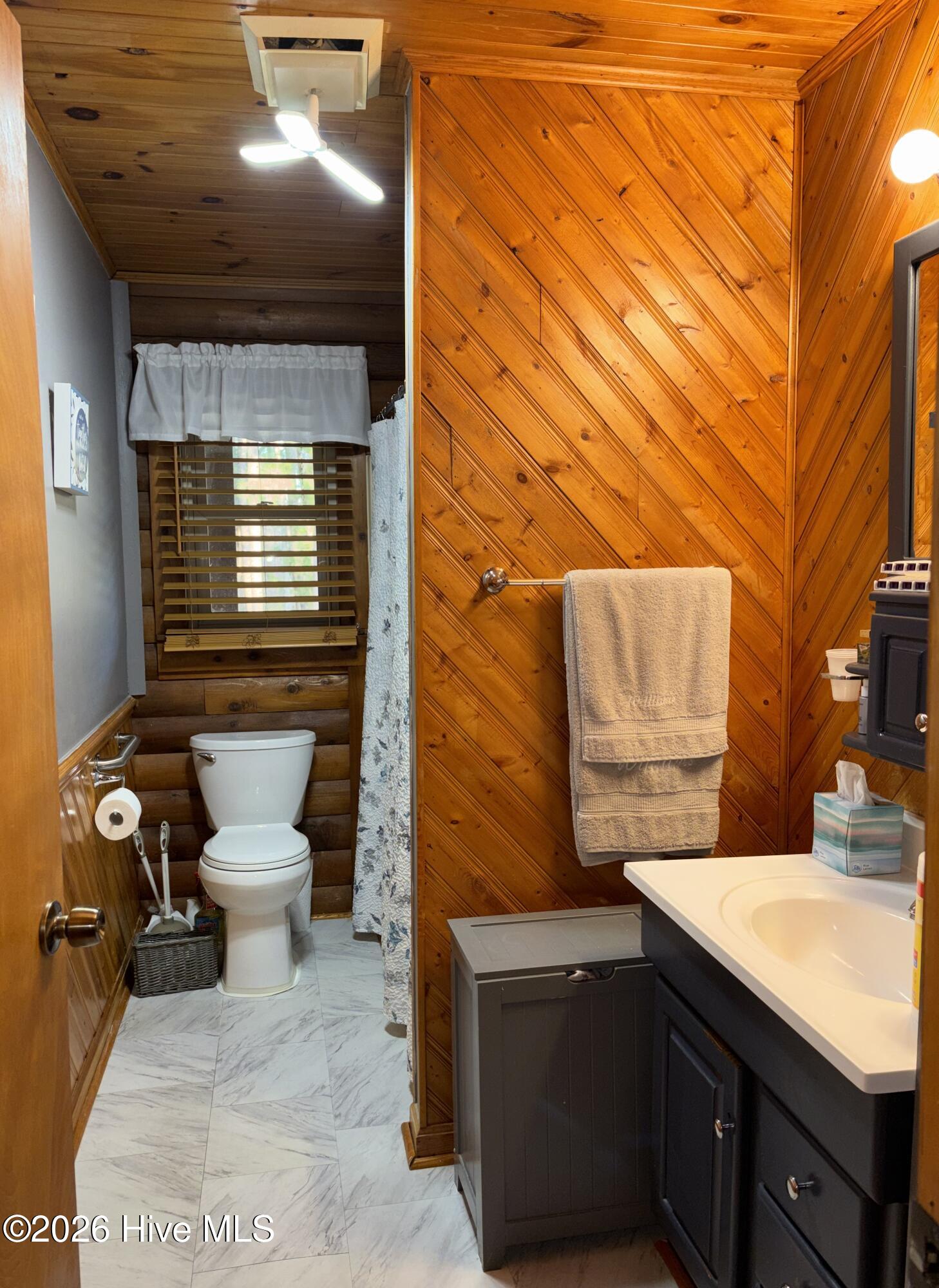 100554196 | Photo 18