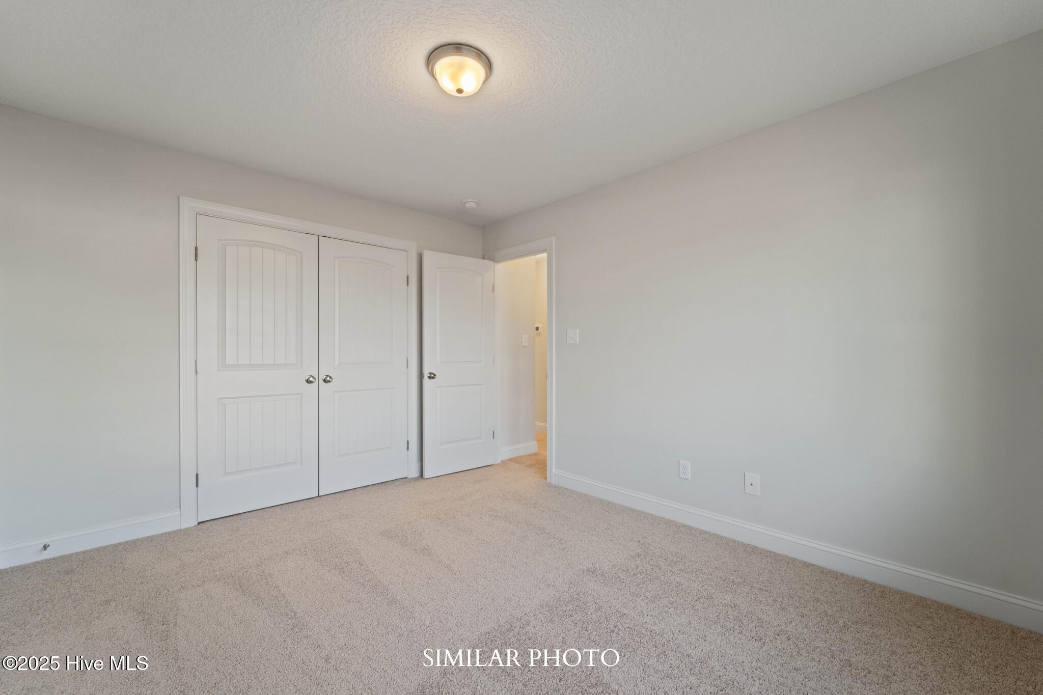 100536102 | Photo 24