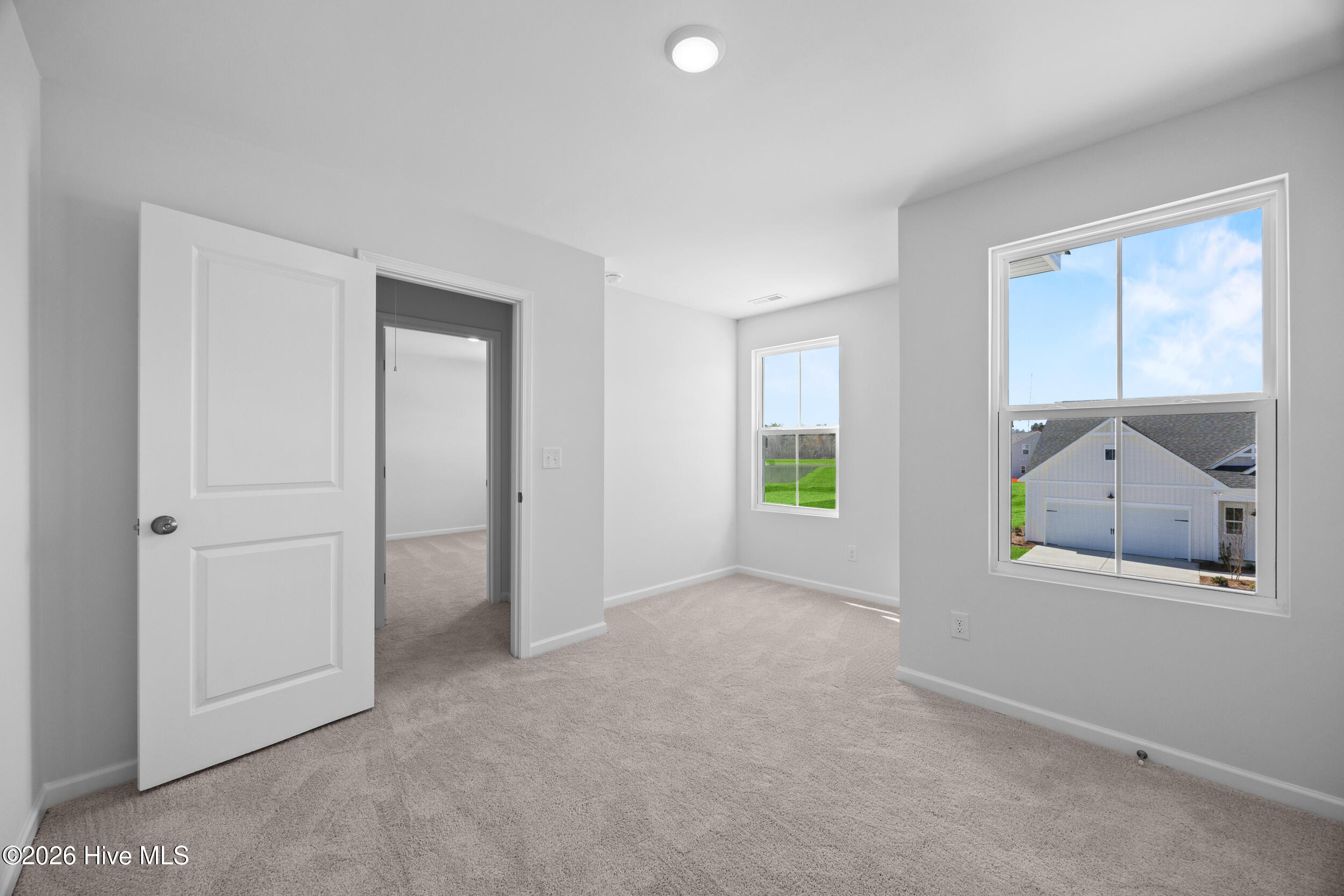 100547269 | Photo 43