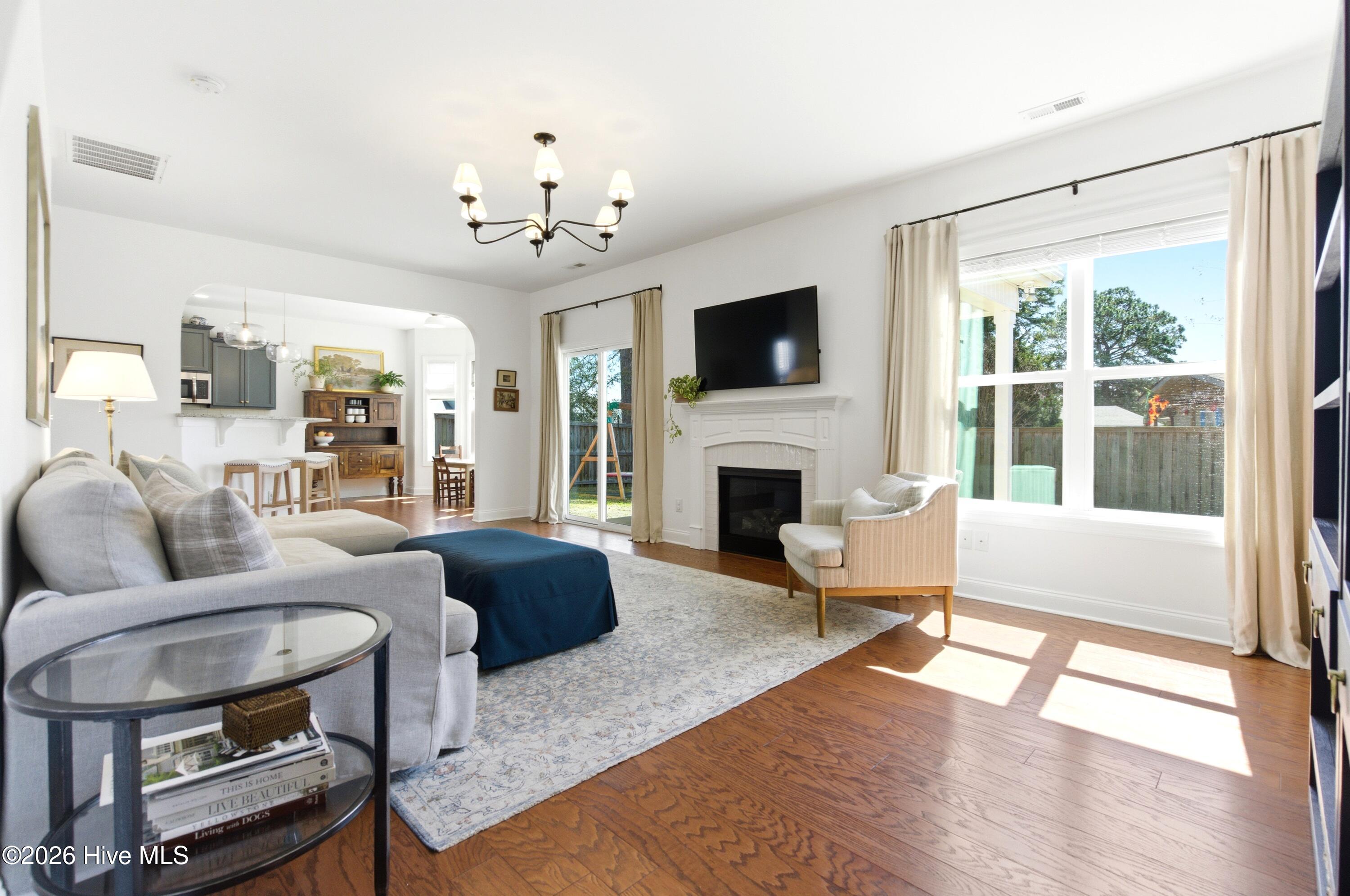 100561157 | Photo 17