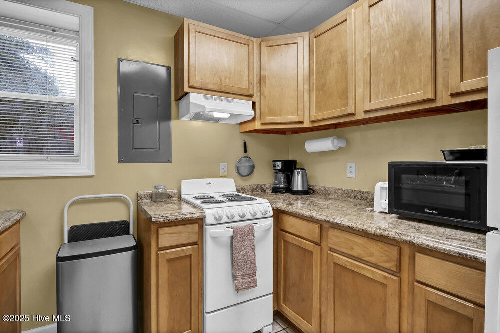 100543464 | Photo 37