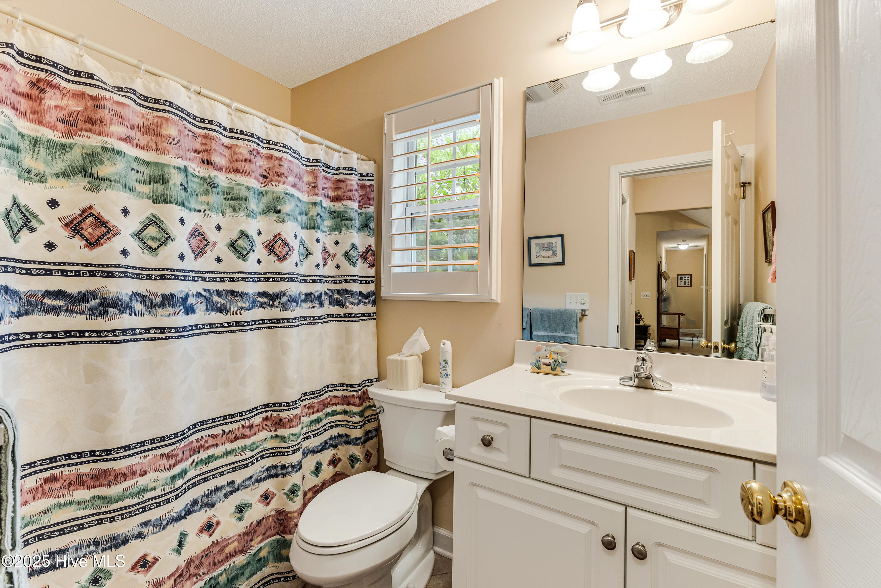 100512828 | Photo 24