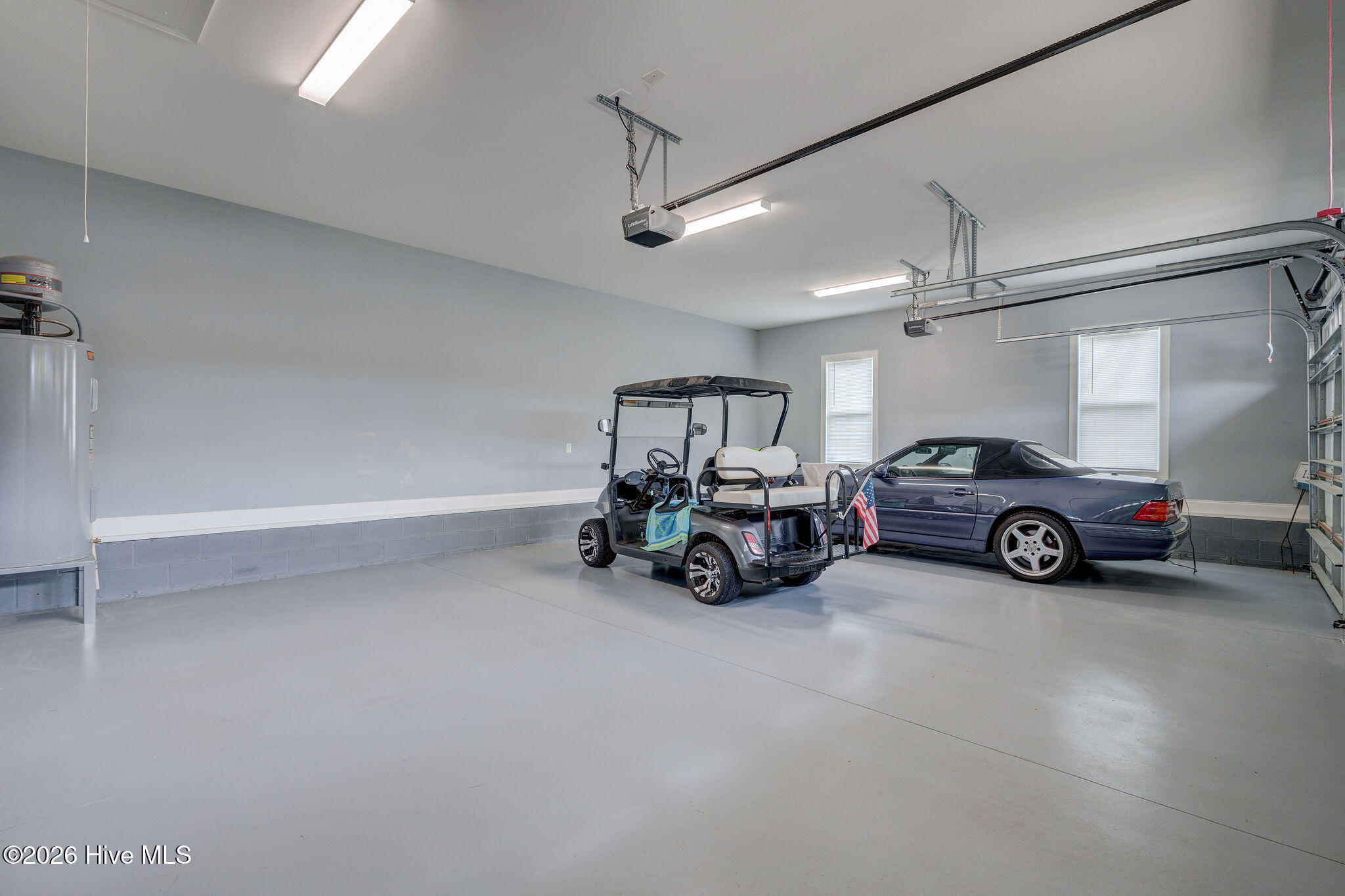 100558232 | Photo 52