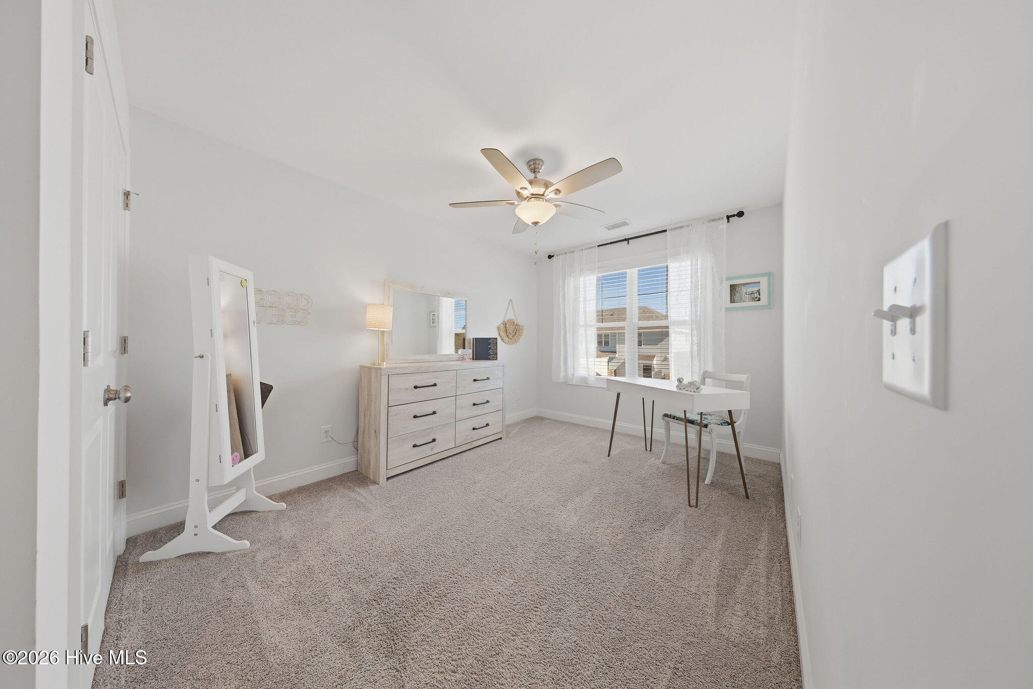 100561271 | Photo 26