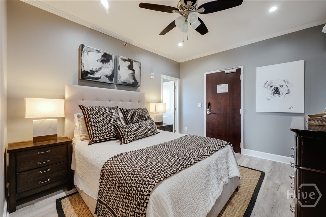 250 W Broad Street 801