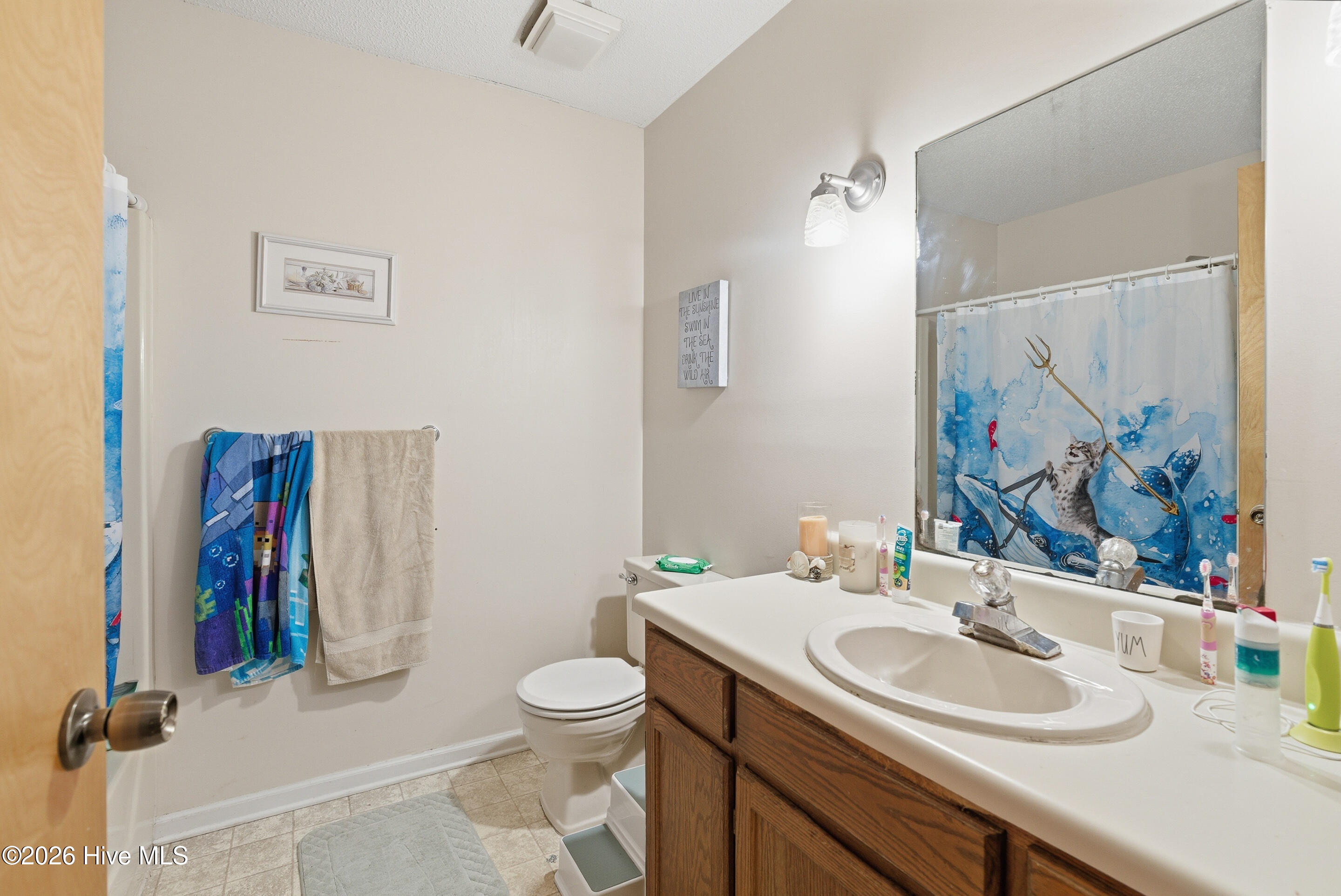 100561616 | Photo 24