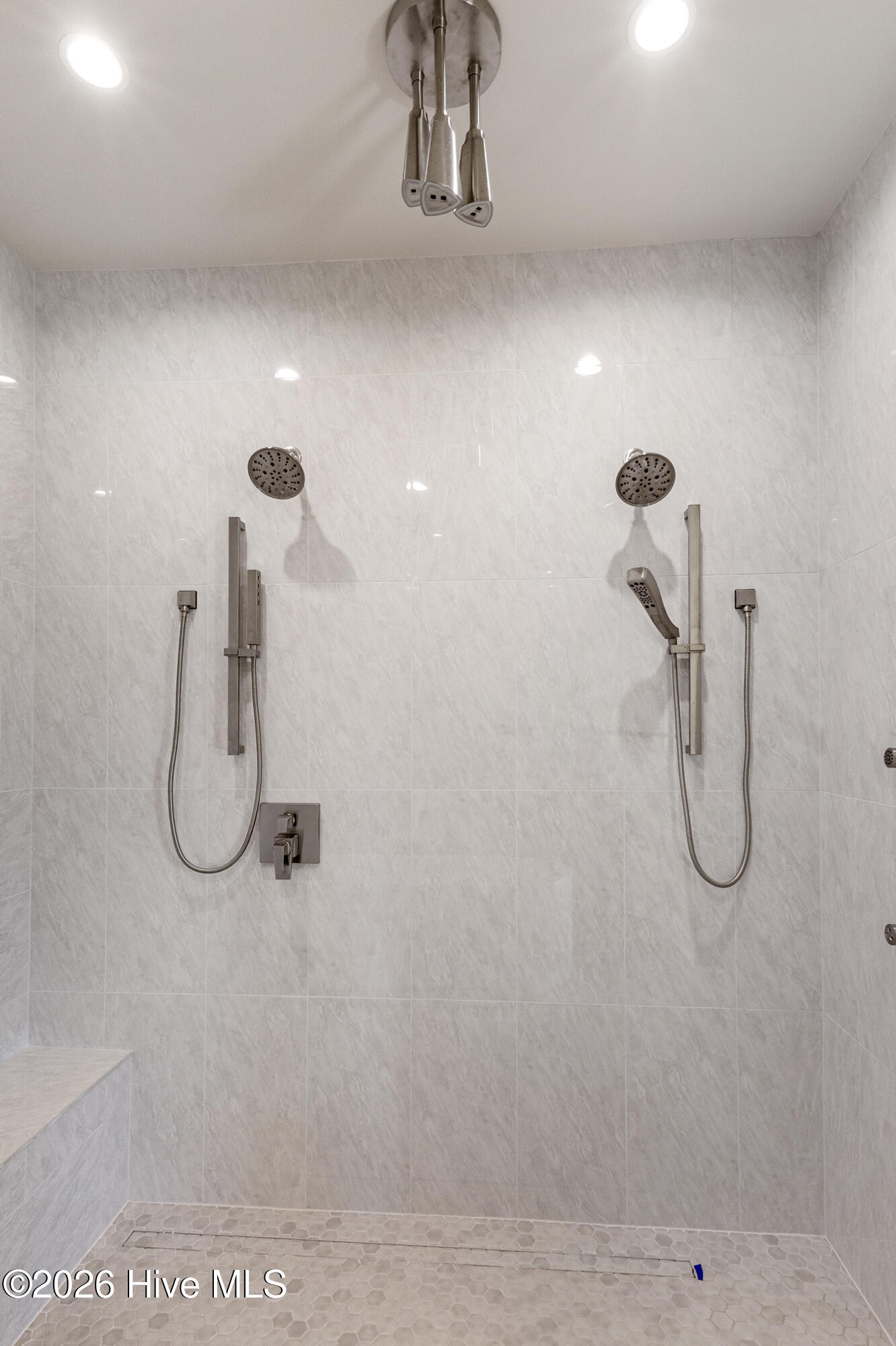 100551953 | Photo 75