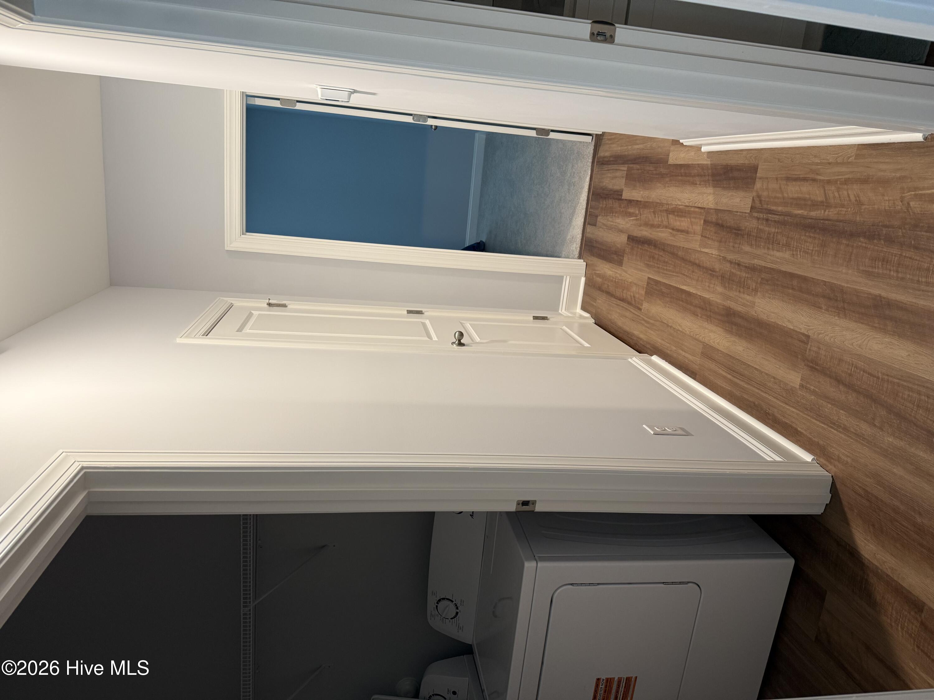 100553075 | Photo 14