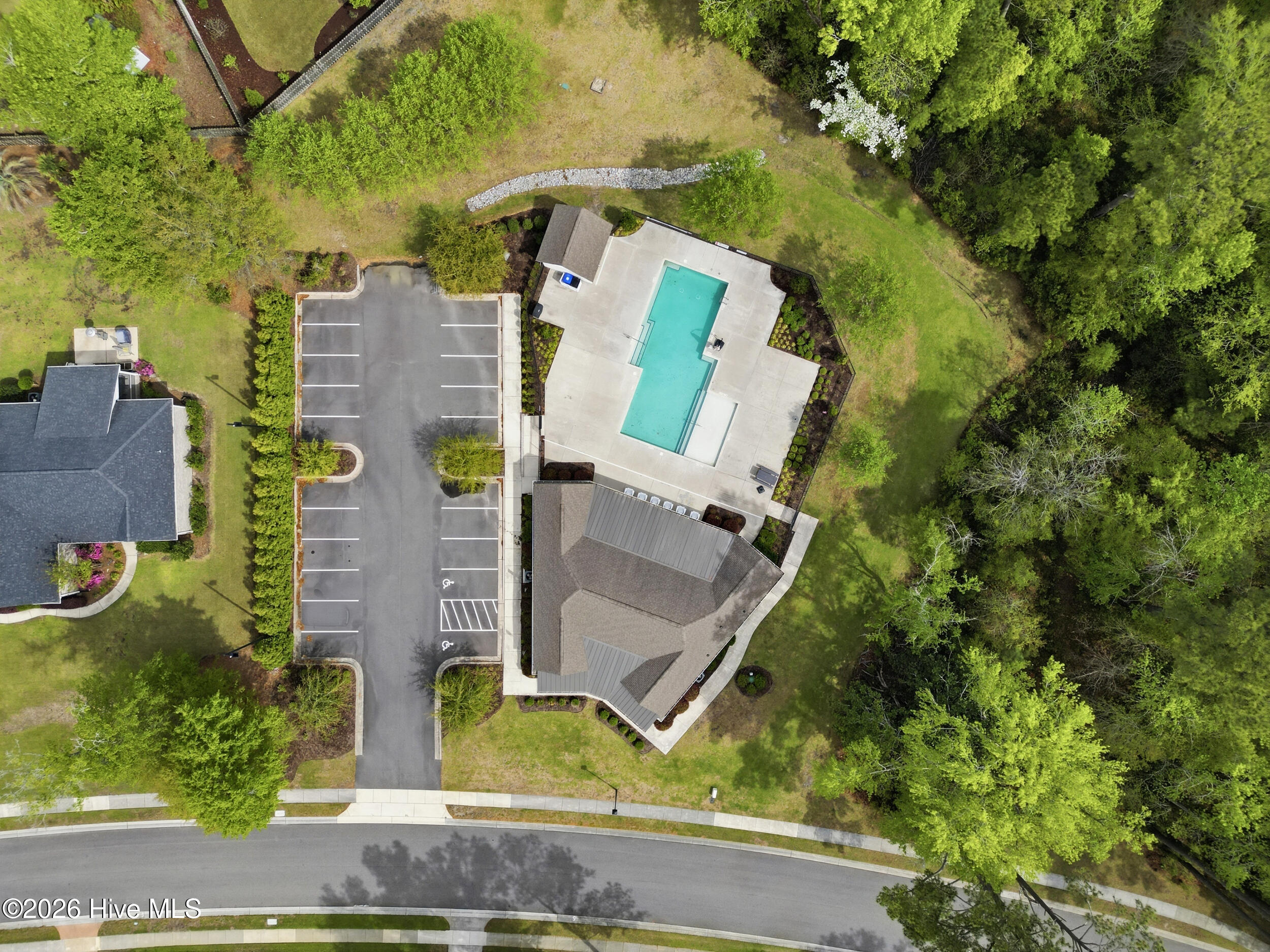 100565388 | Photo 76