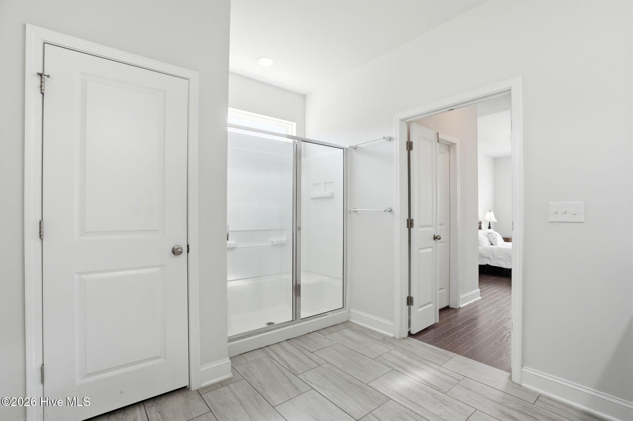 100560462 | Photo 43