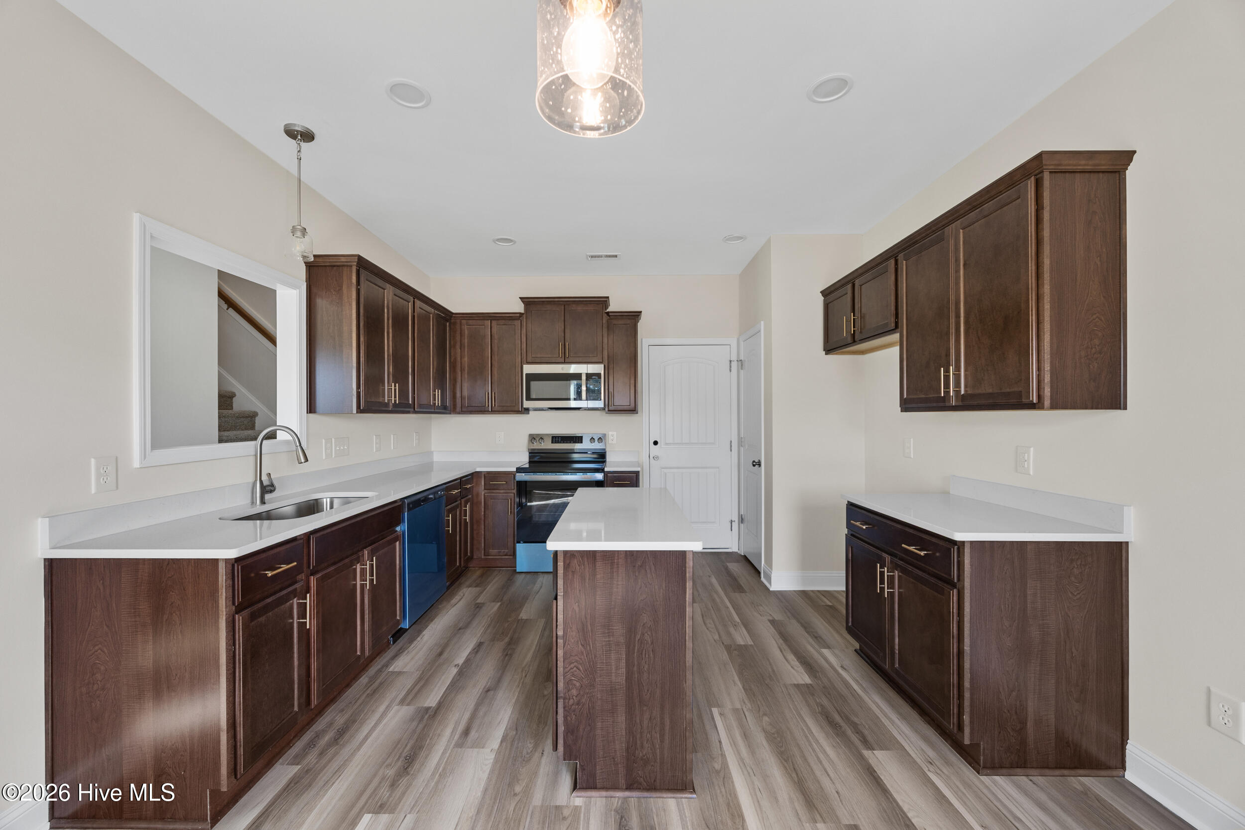 100551256 | Photo 15