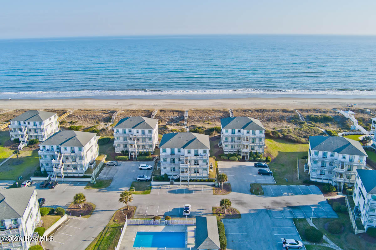 100560263 | Photo 38