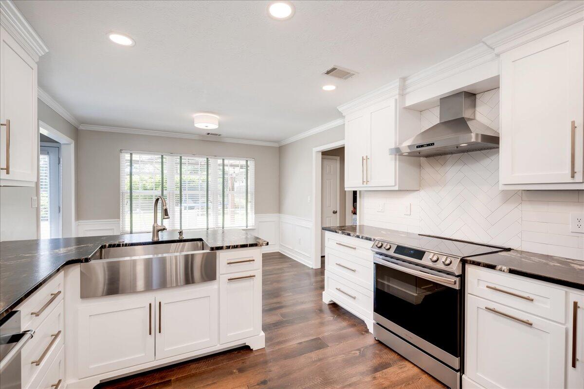 4885 Rolling Hill Road