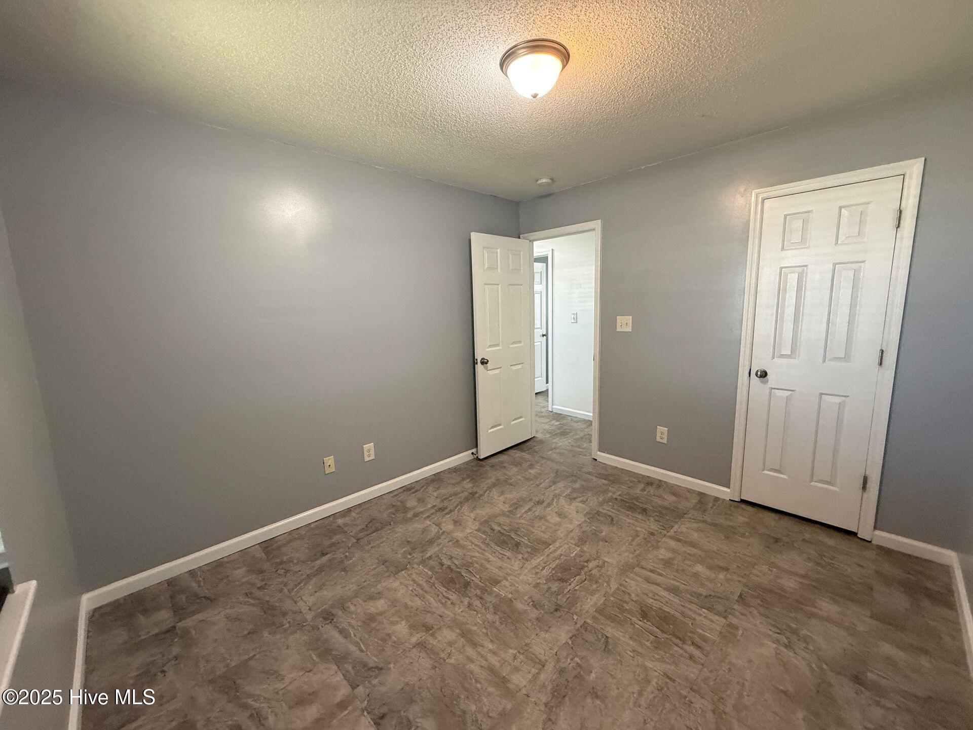 100540978 | Photo 11