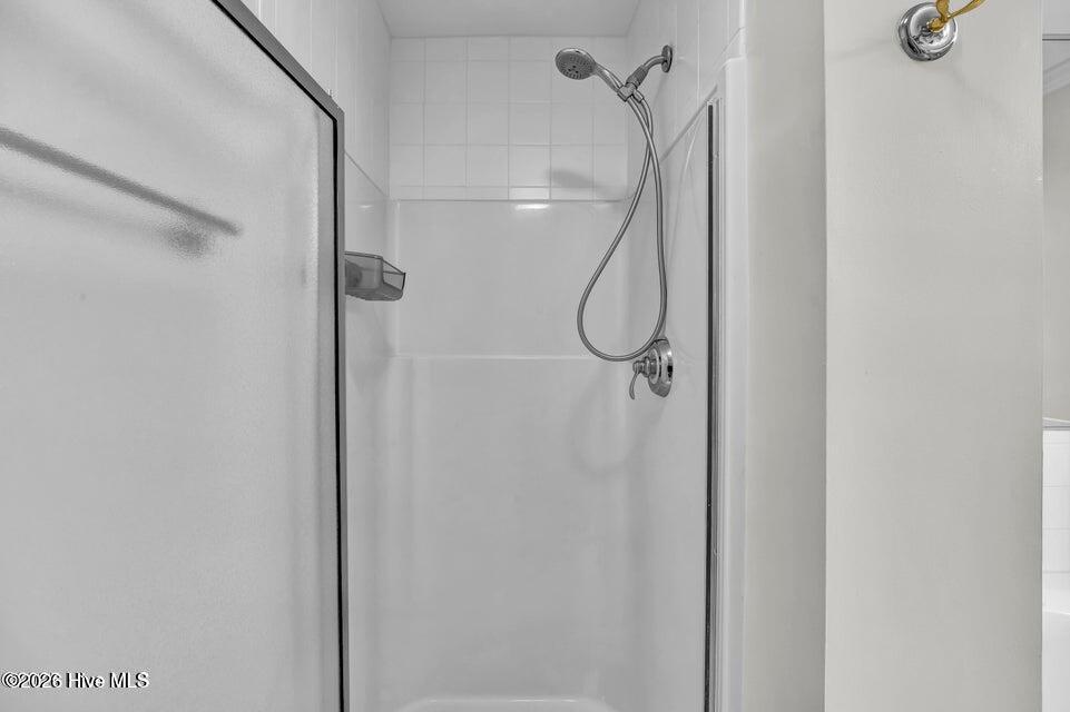 100569157 | Photo 16