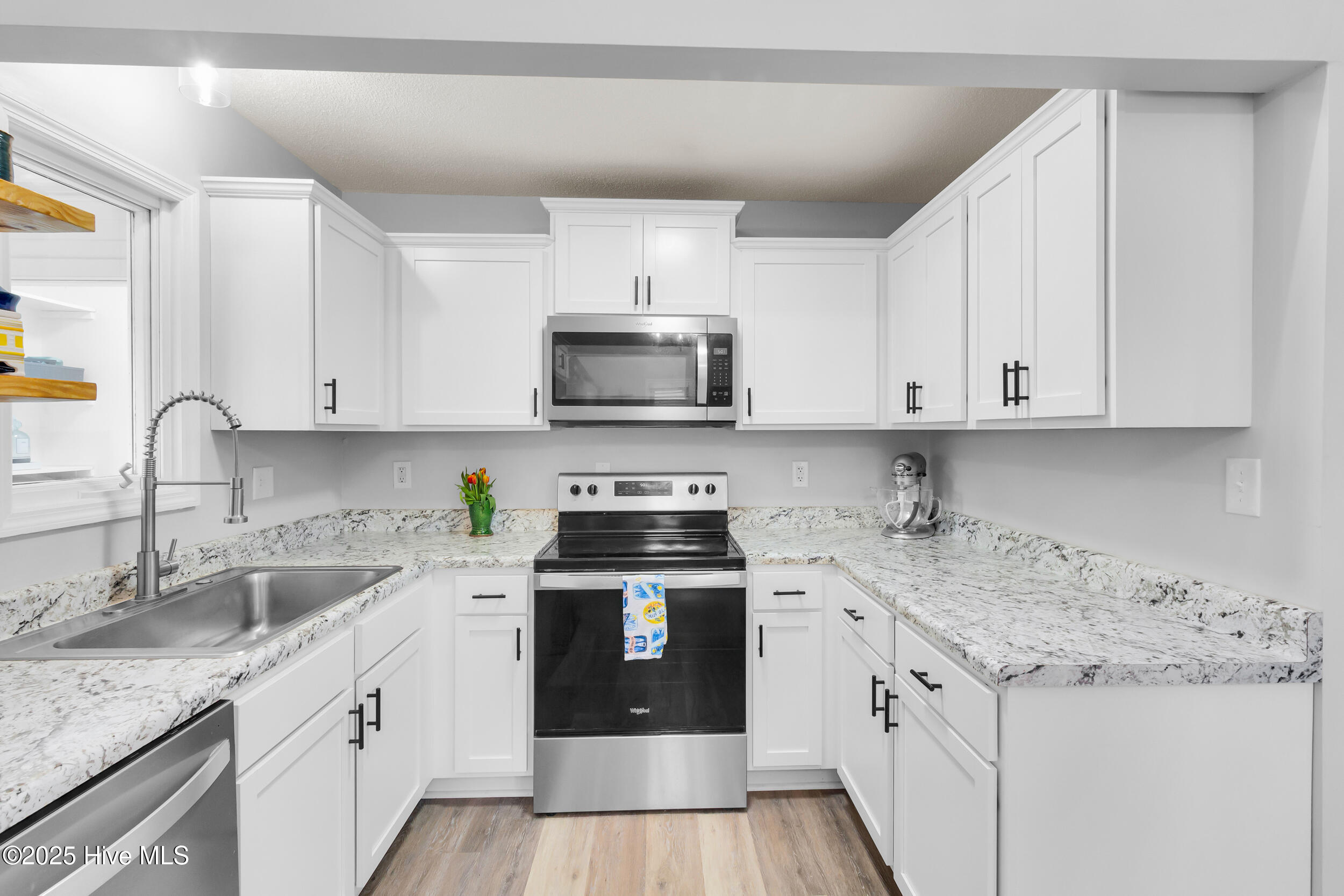 Homes for sale in New Bern, NC | 1223 Pelican Dr, New Bern, NC 28560 | MLS# 100513723