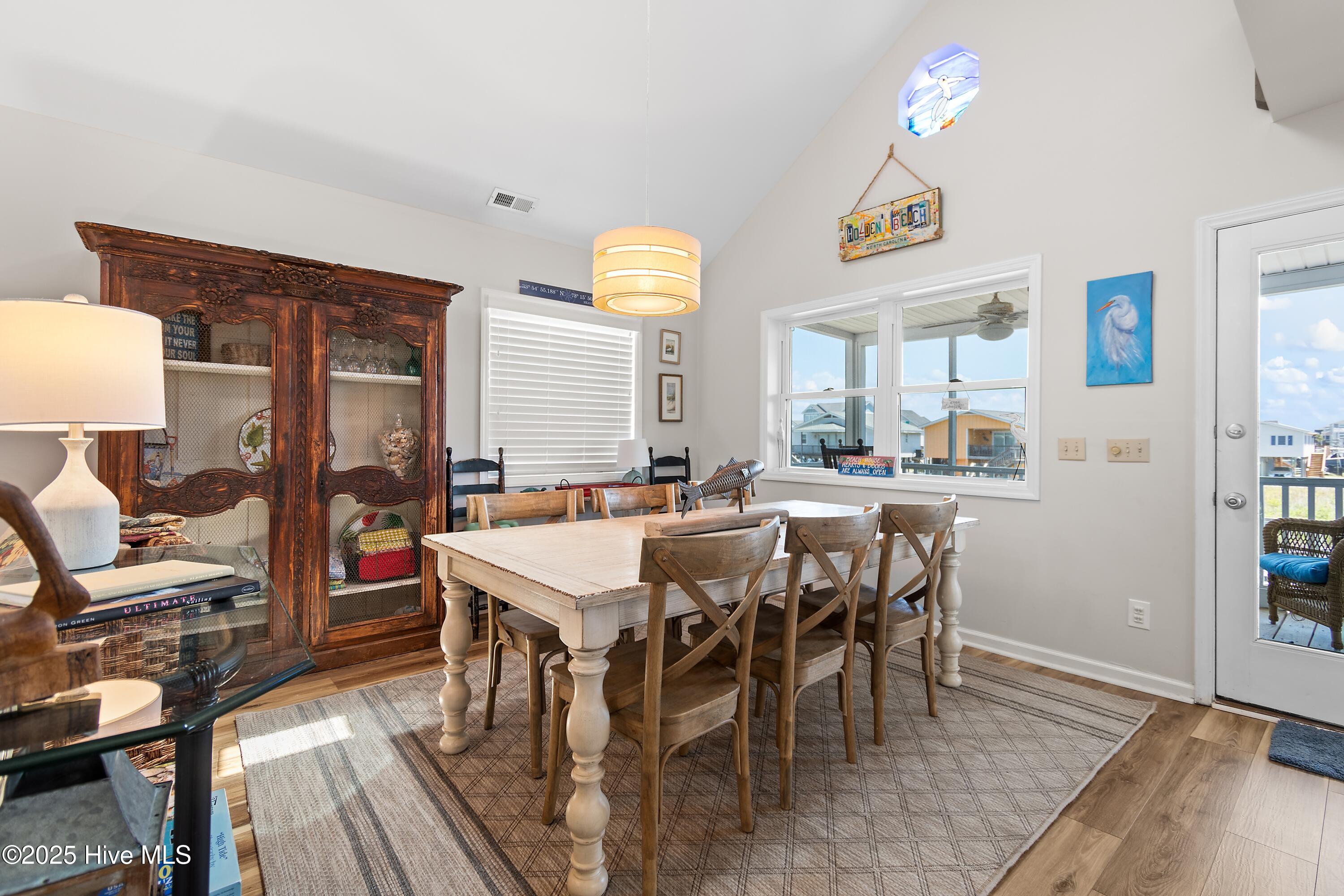 100520391 | Photo 13