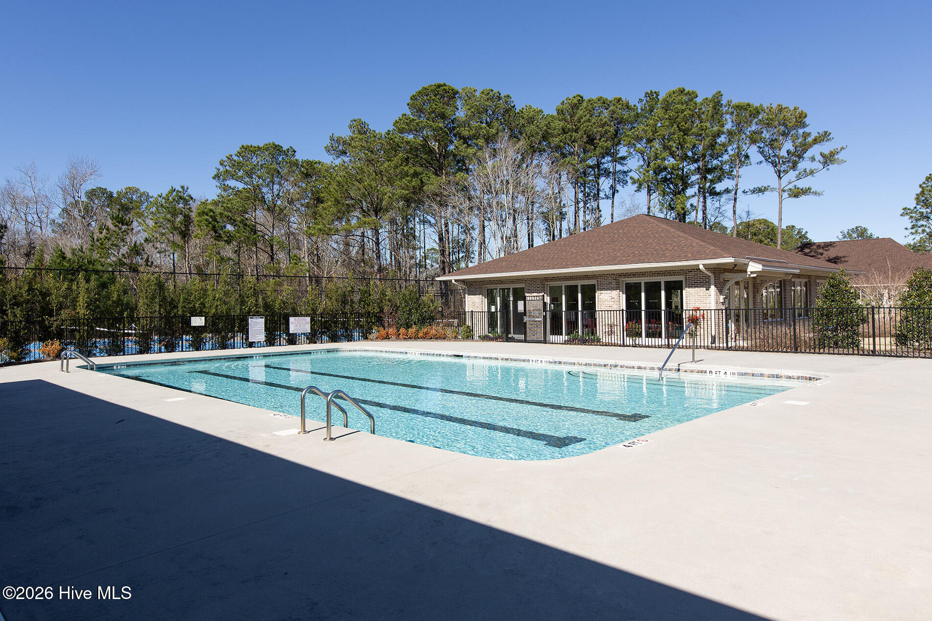 100567107 | Photo 48