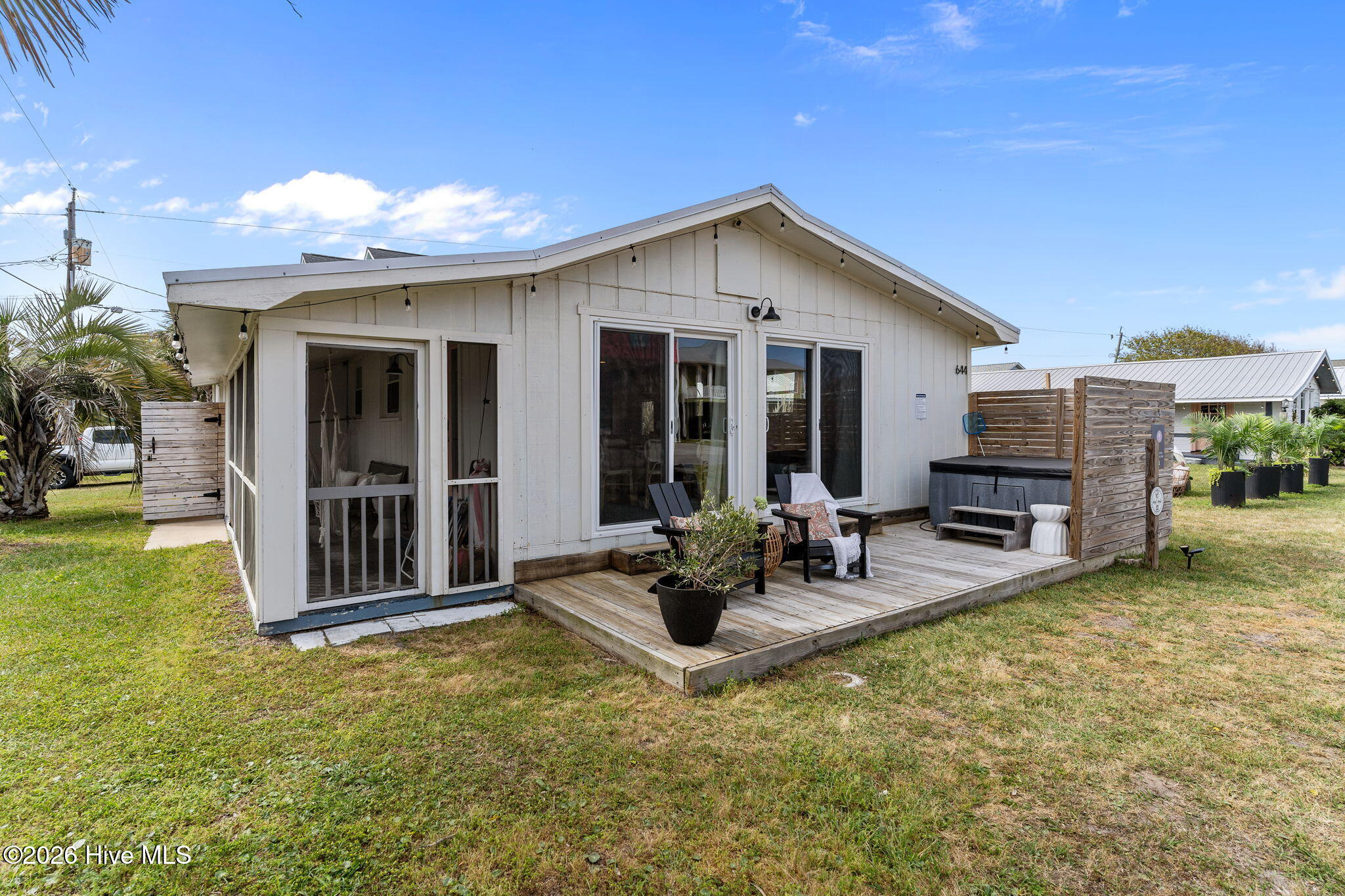 100565968 | Photo 44