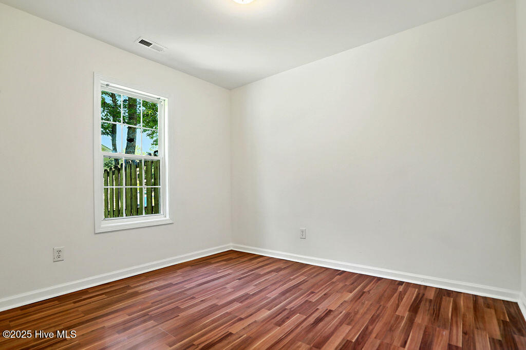 100523665 | Photo 15