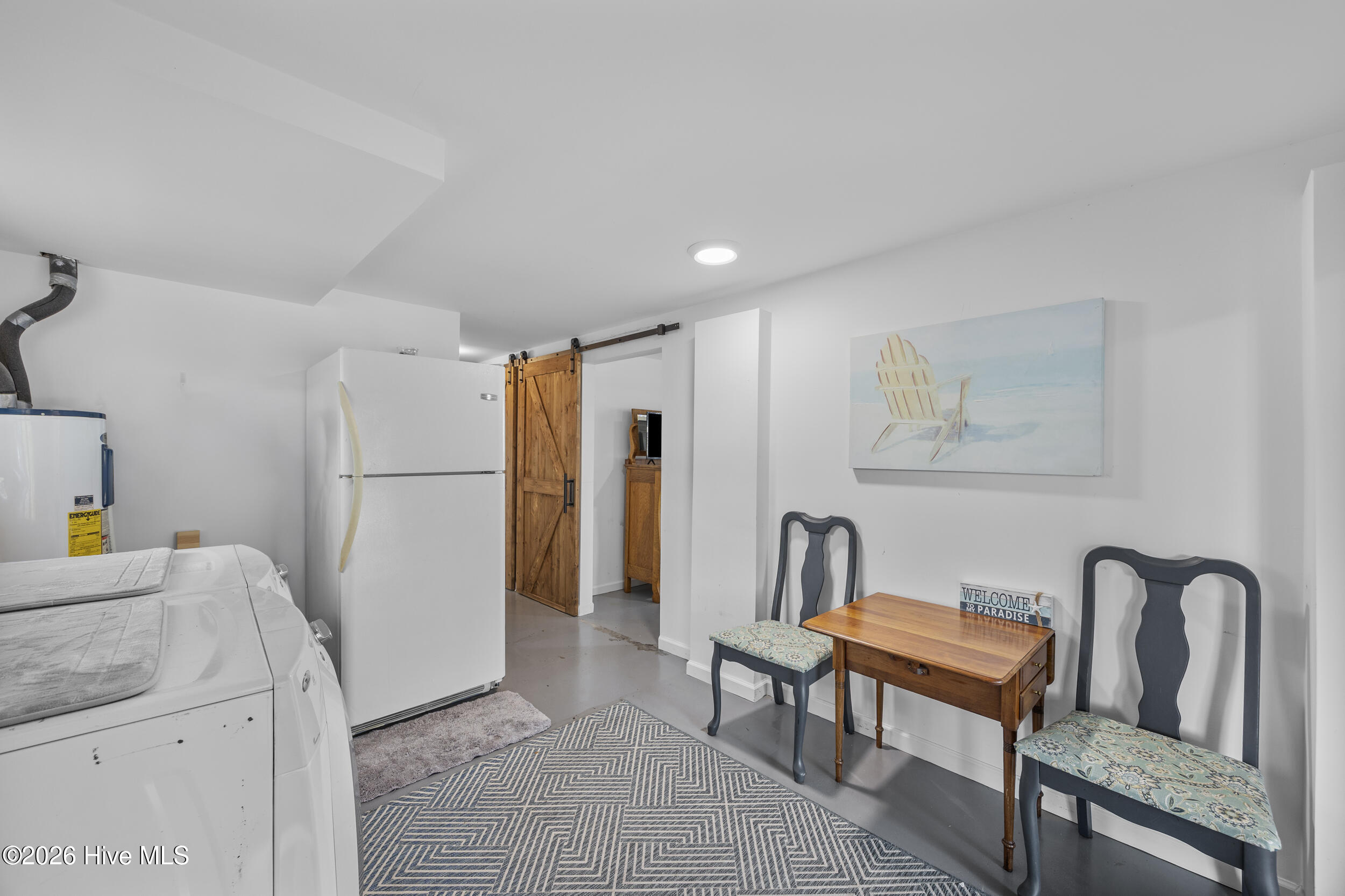 100548629 | Photo 23