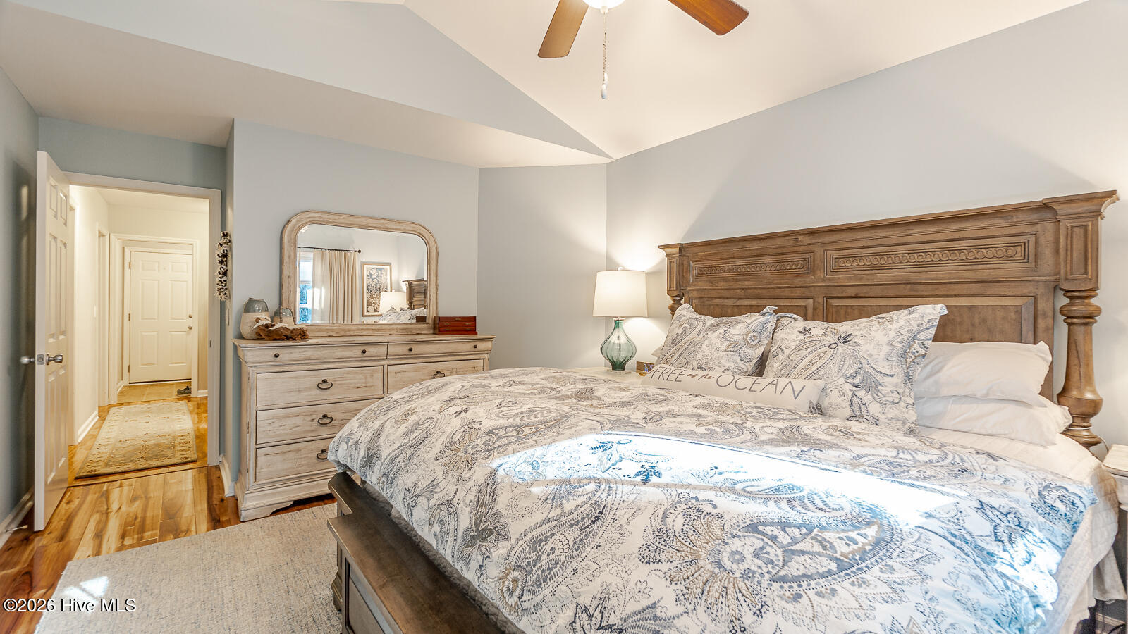 100558017 | Photo 34