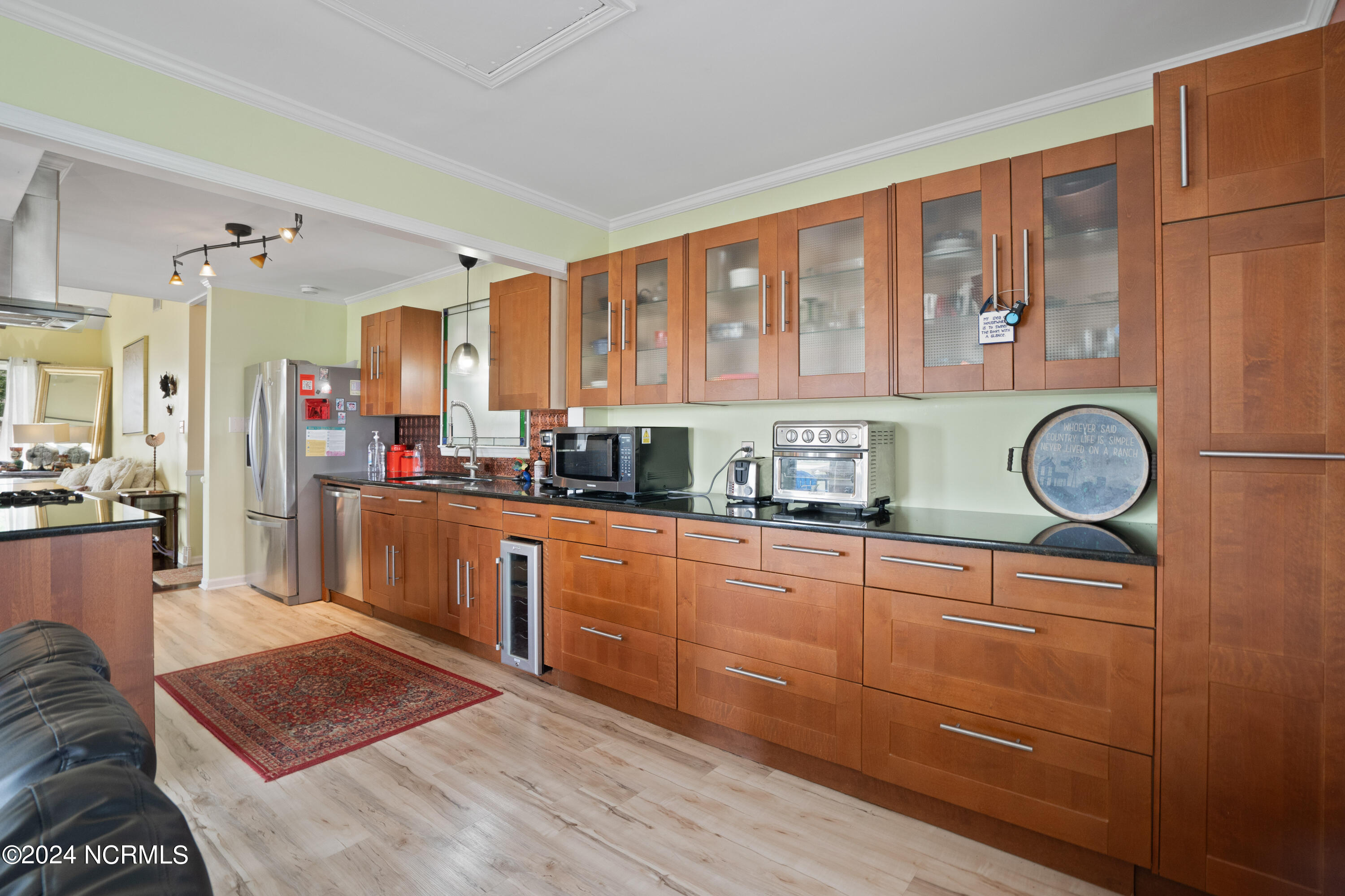 100560914 | Photo 16