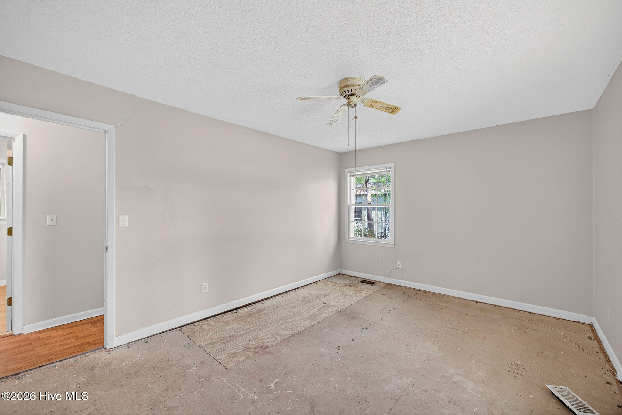 703 E Kristi Circle, Burgaw, NC 28425 – photo 18: 703KristiCircle-33