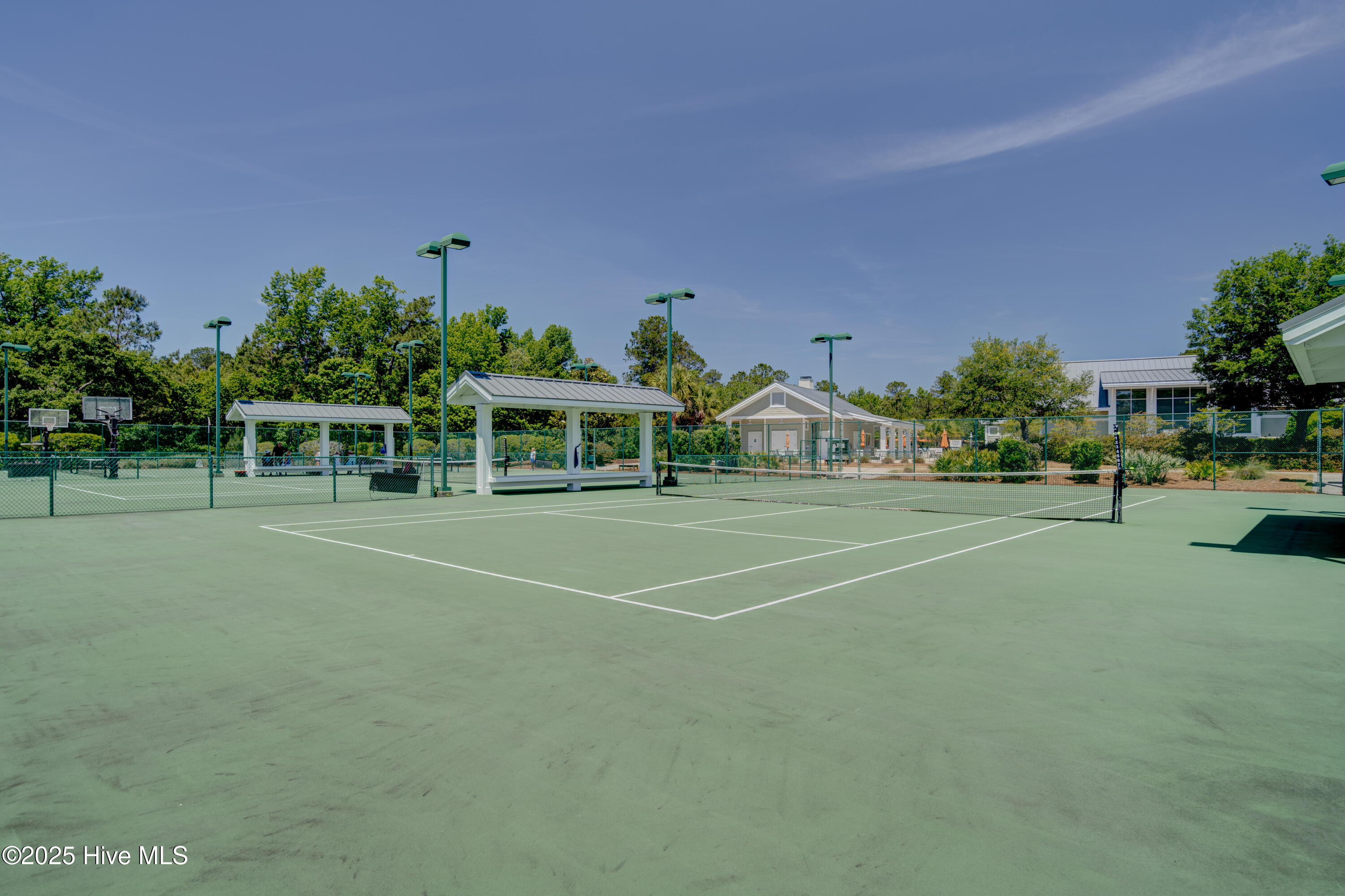 100547164 | Photo 76