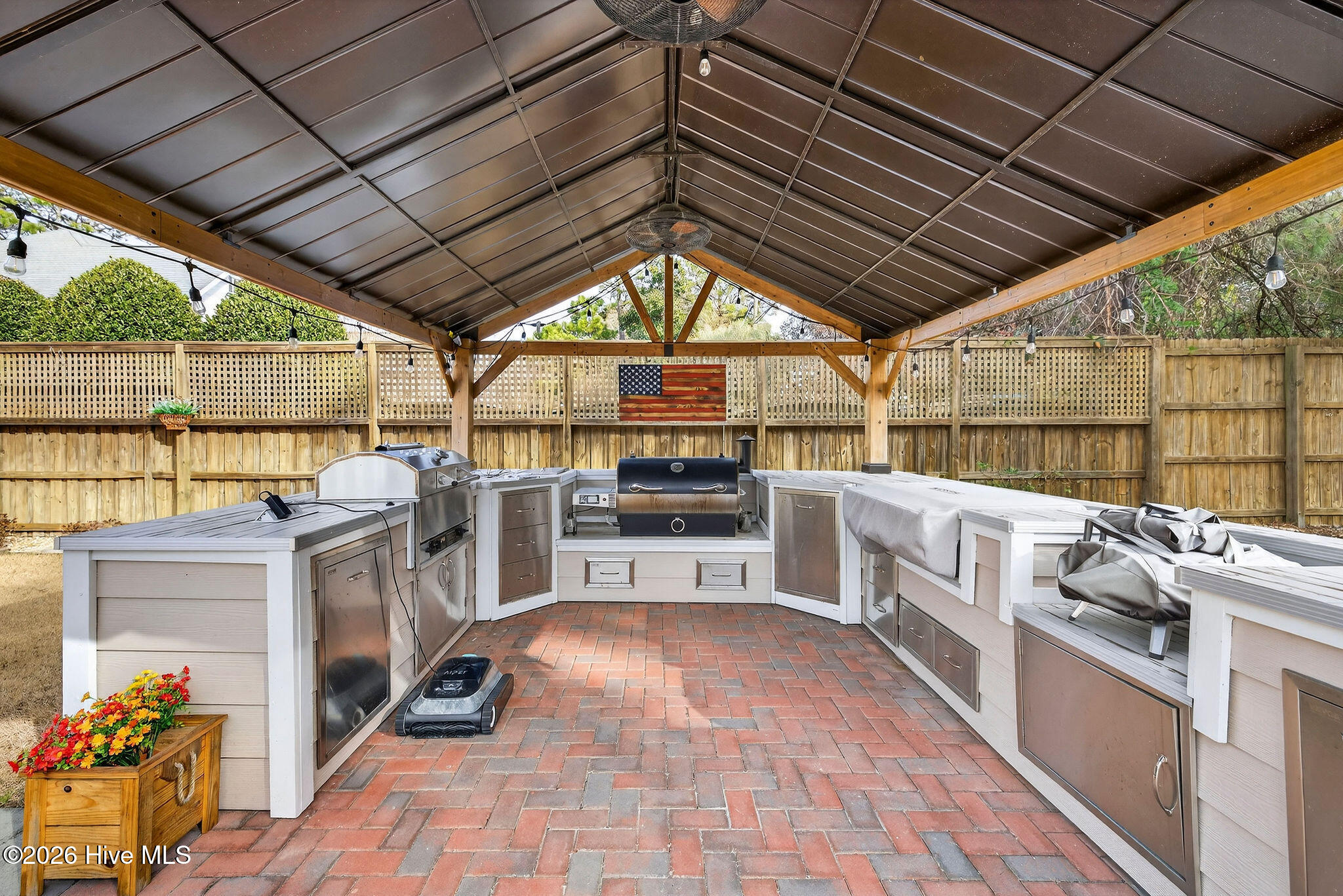 100547469 | Photo 52