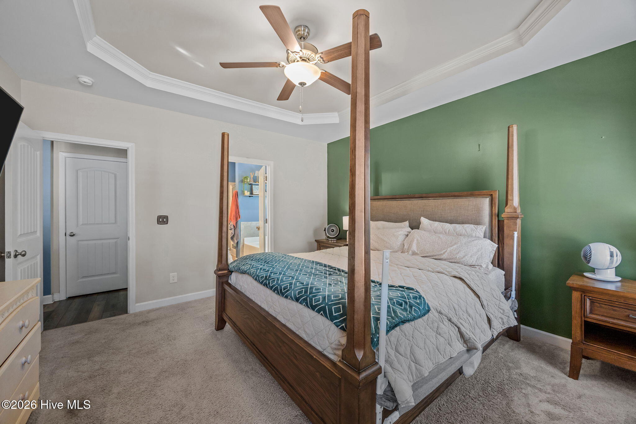 100552335 | Photo 16