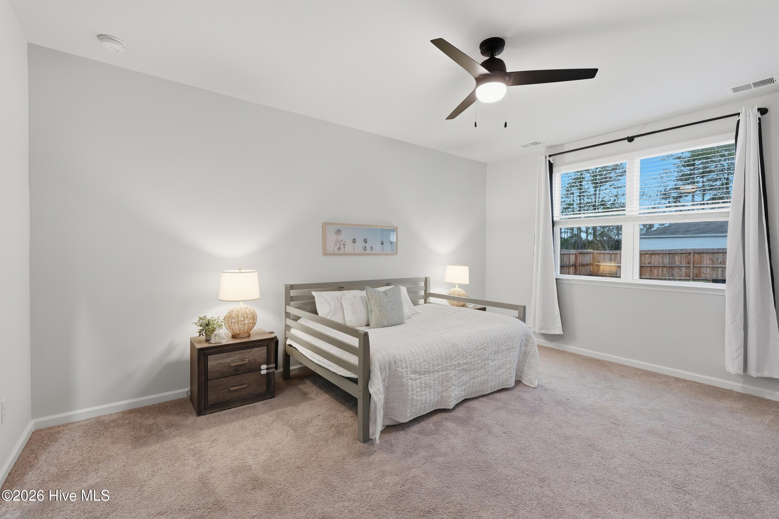 100561033 | Photo 22