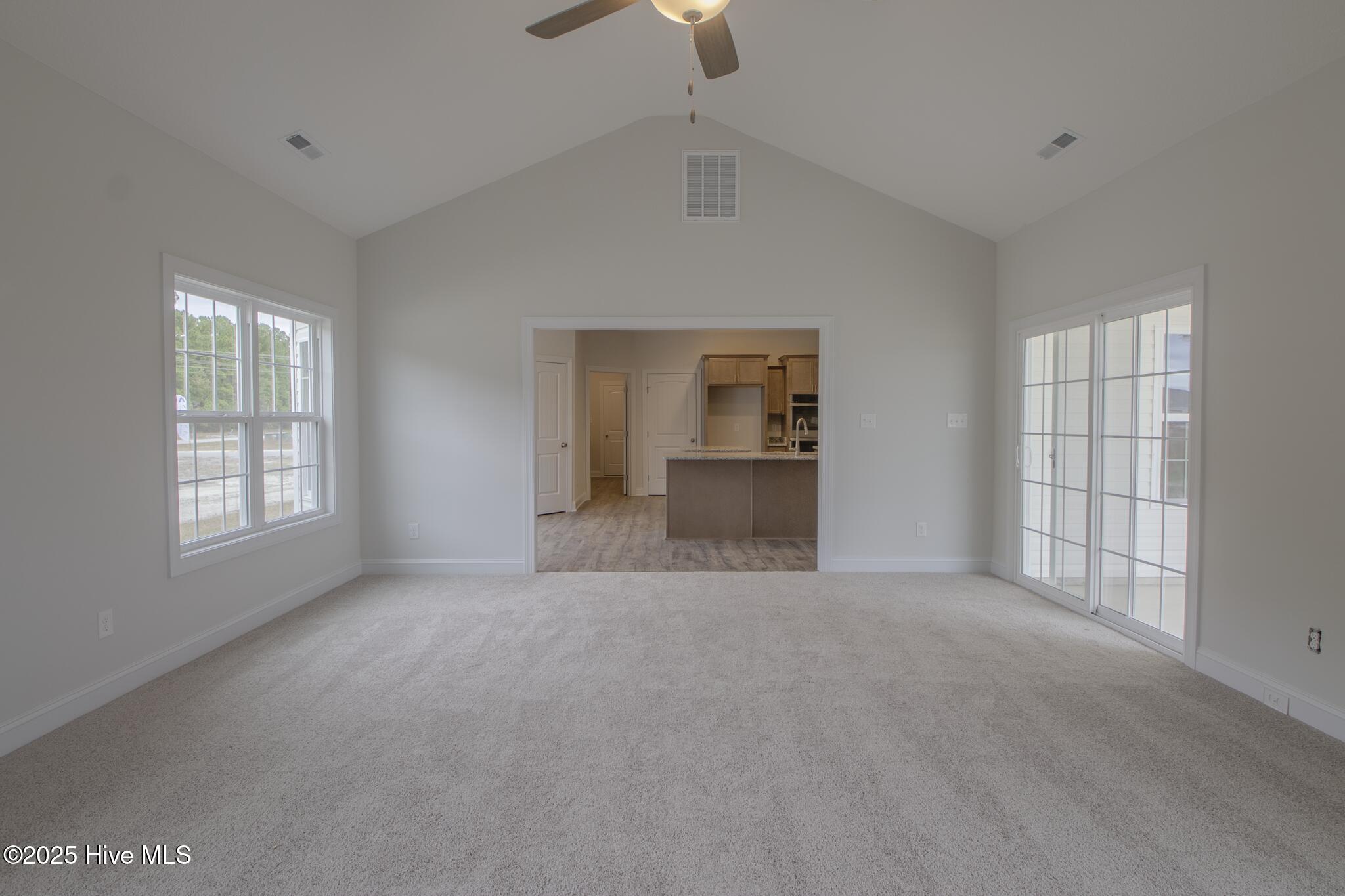 100497449 | Photo 13