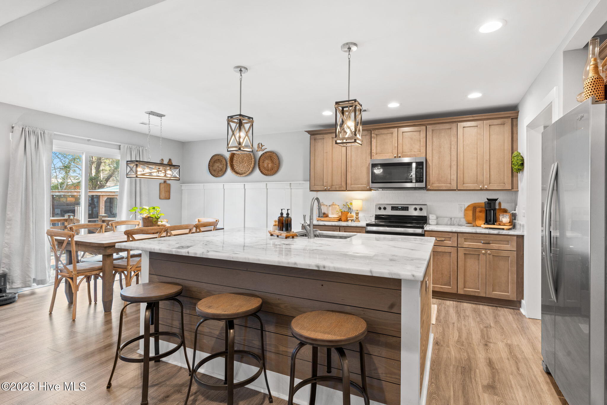 100557943 | Photo 13