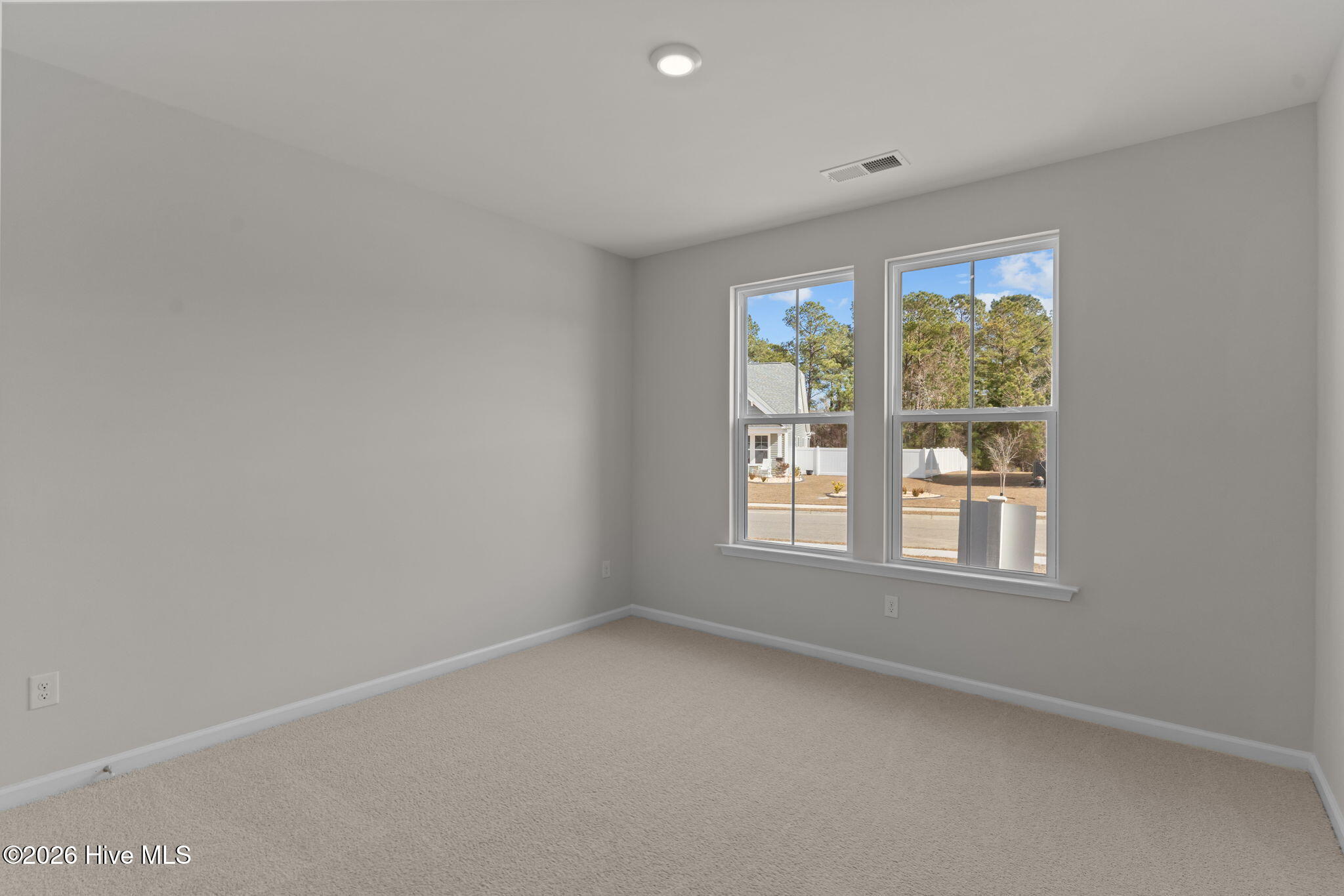 100540347 | Photo 16