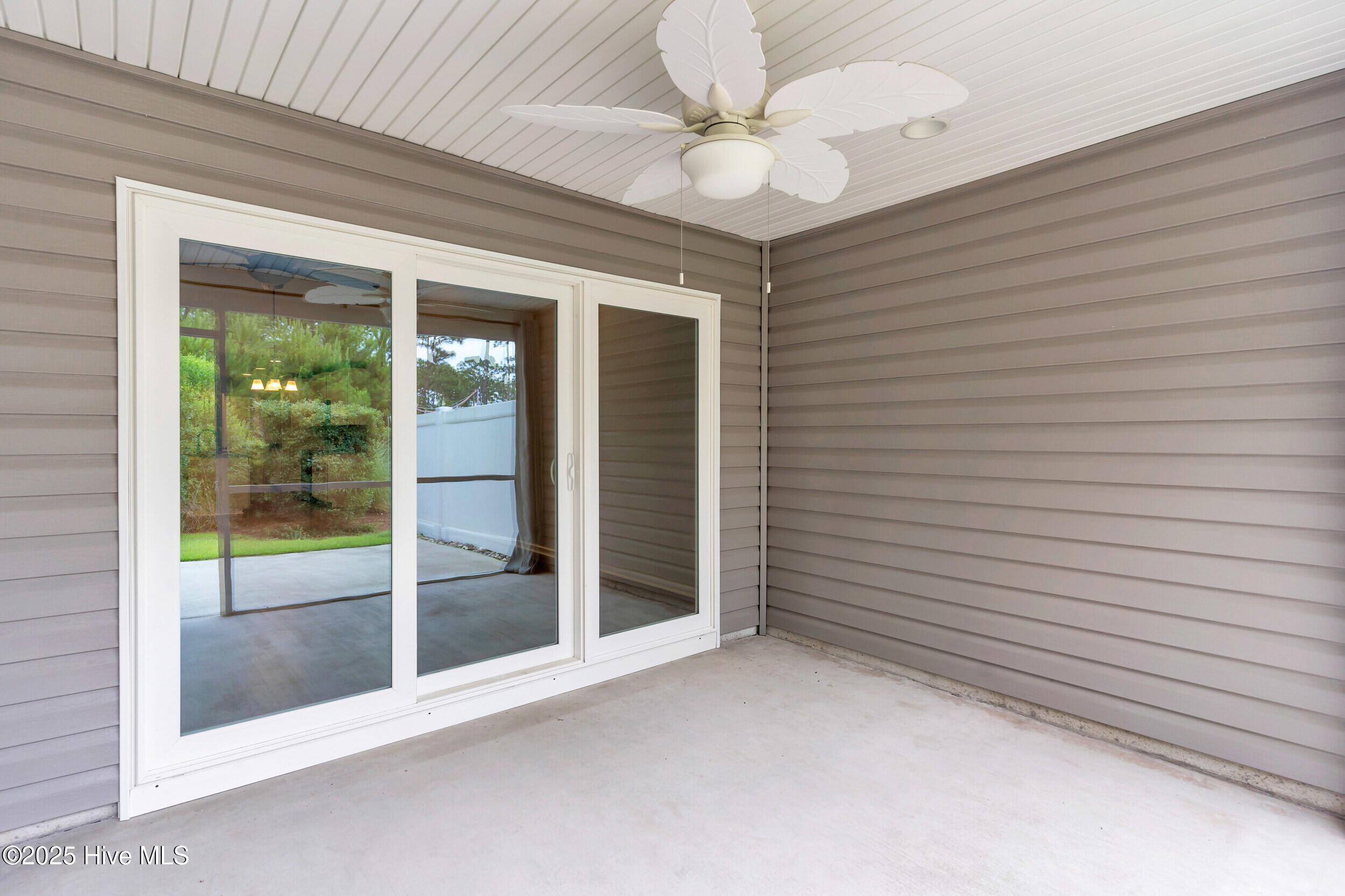 100514304 | Photo 28