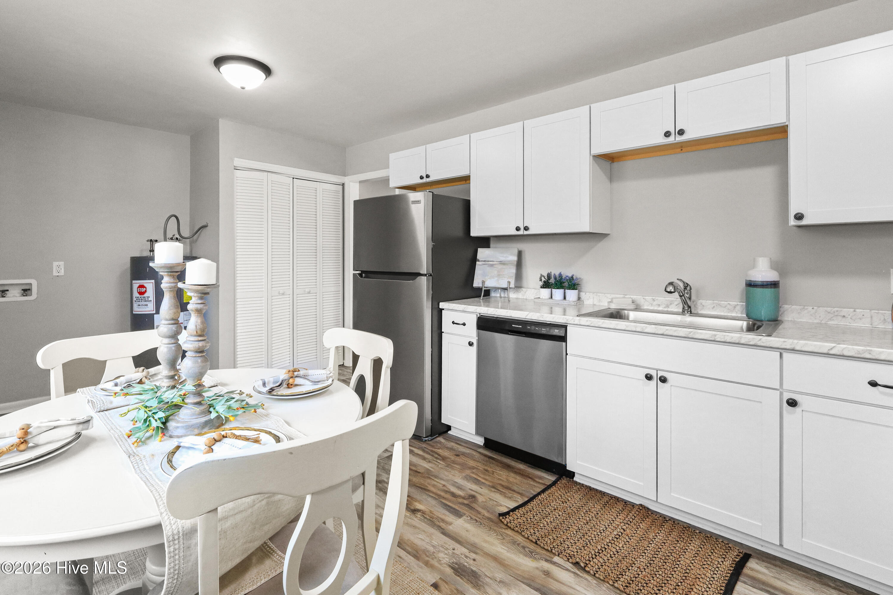 100562432 | Photo 15